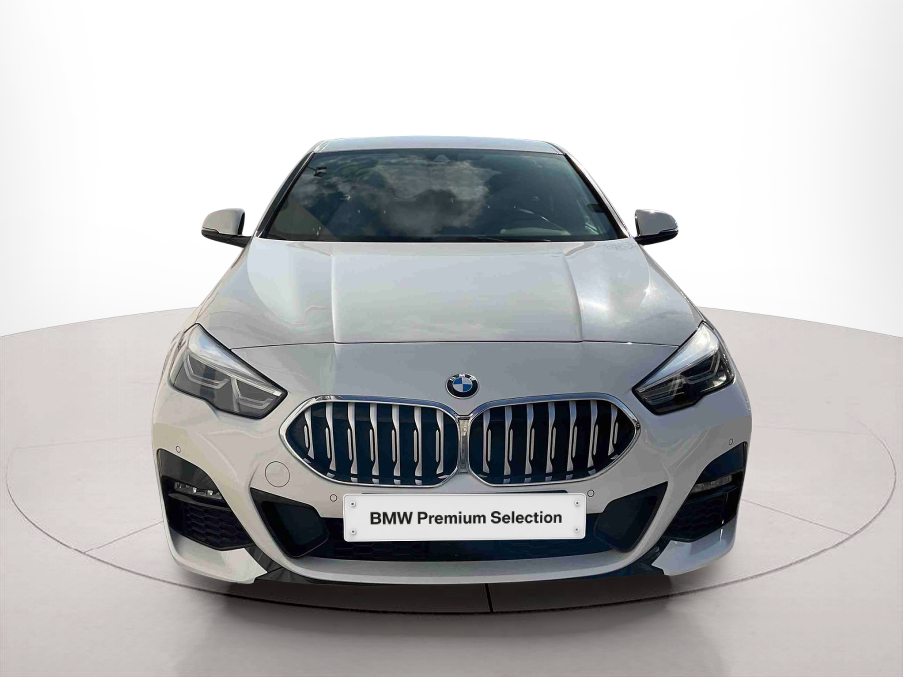 Fotos de BMW Série 2 216d Gran Coupe color Blanco. Año 2020. 85KW(116CV). Diesel. En concesionario Santogal Setúbal de Setúbal