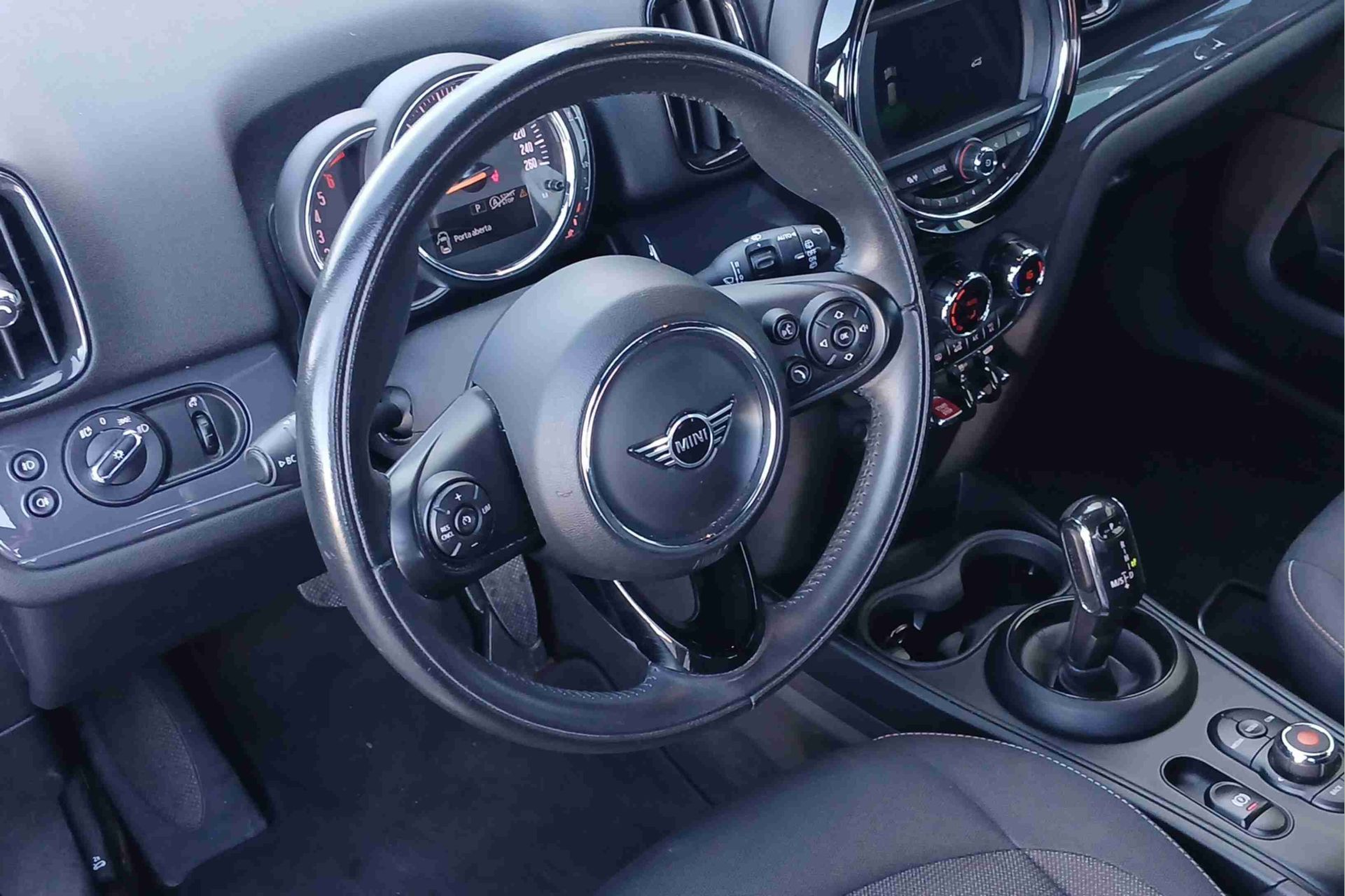 fotoG 13 del MINI MINI Countryman One D 85 kW (116 CV) 116cv Diesel de 2020 em Oeiras