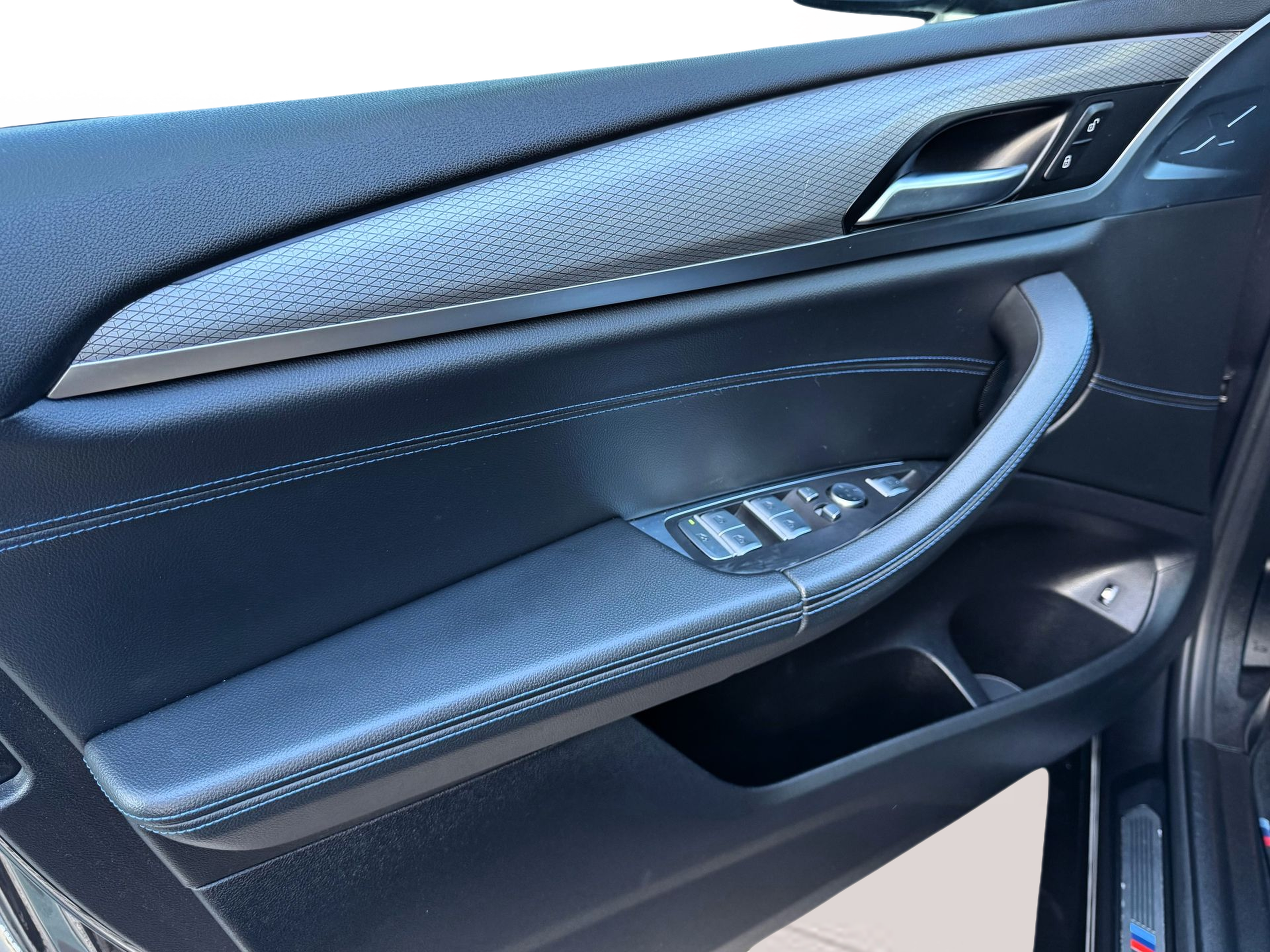 BMW X3 xDrive30e color Gris. Año 2020. 215KW(292CV). Elétrico / Gasolina Híbrido. En concesionario Santogal Oeiras de Oeiras