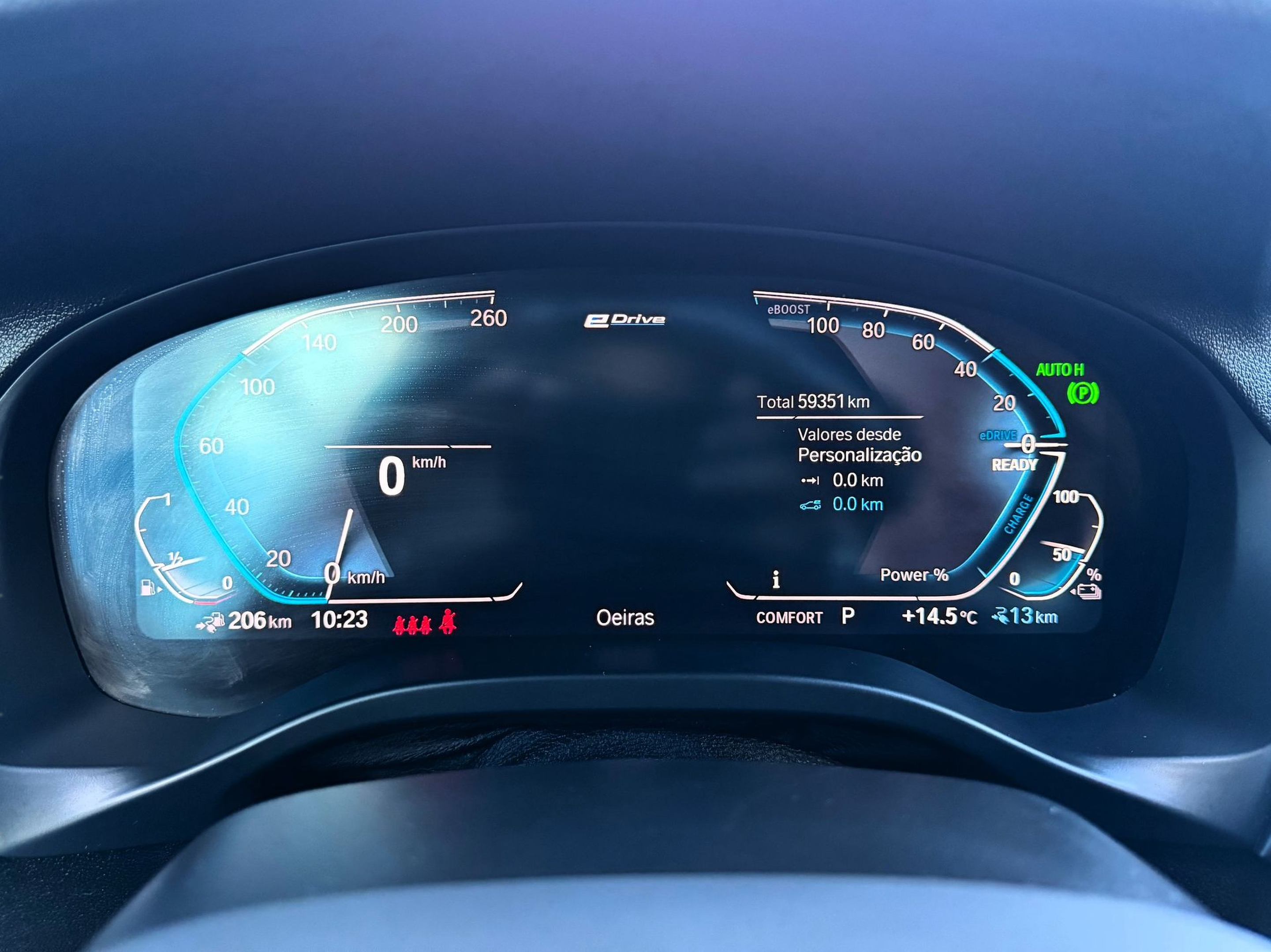 BMW X3 xDrive30e color Gris. Año 2020. 215KW(292CV). Elétrico / Gasolina Híbrido. En concesionario Santogal Oeiras de Oeiras
