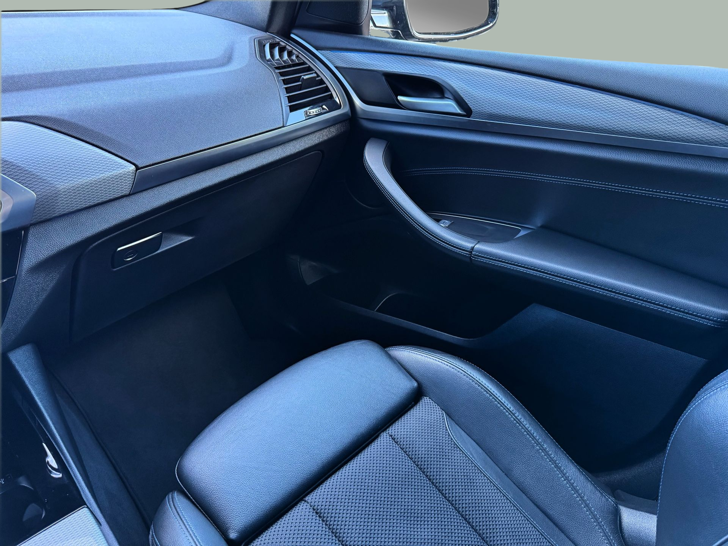 BMW X3 xDrive30e color Gris. Año 2020. 215KW(292CV). Elétrico / Gasolina Híbrido. En concesionario Santogal Oeiras de Oeiras