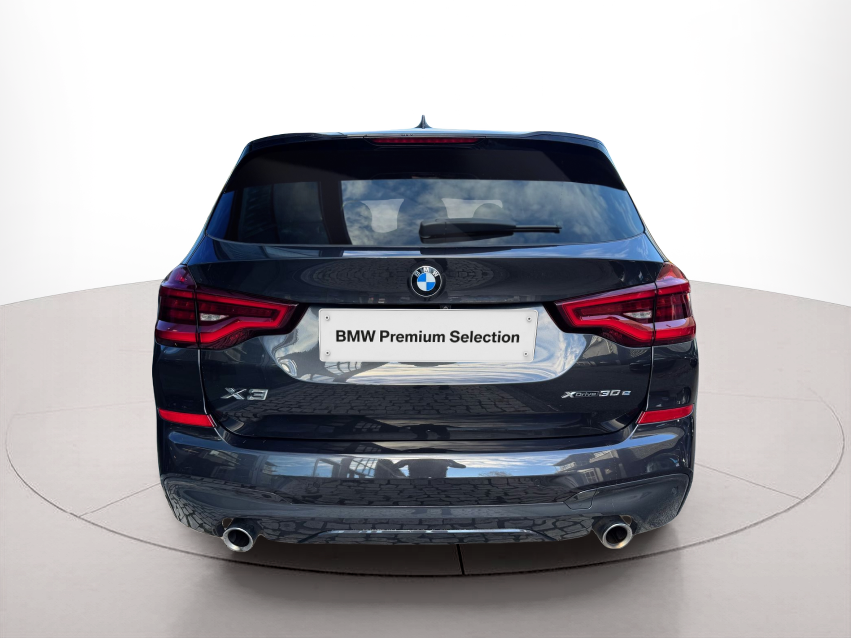 BMW X3 xDrive30e color Gris. Año 2020. 215KW(292CV). Elétrico / Gasolina Híbrido. En concesionario Santogal Oeiras de Oeiras