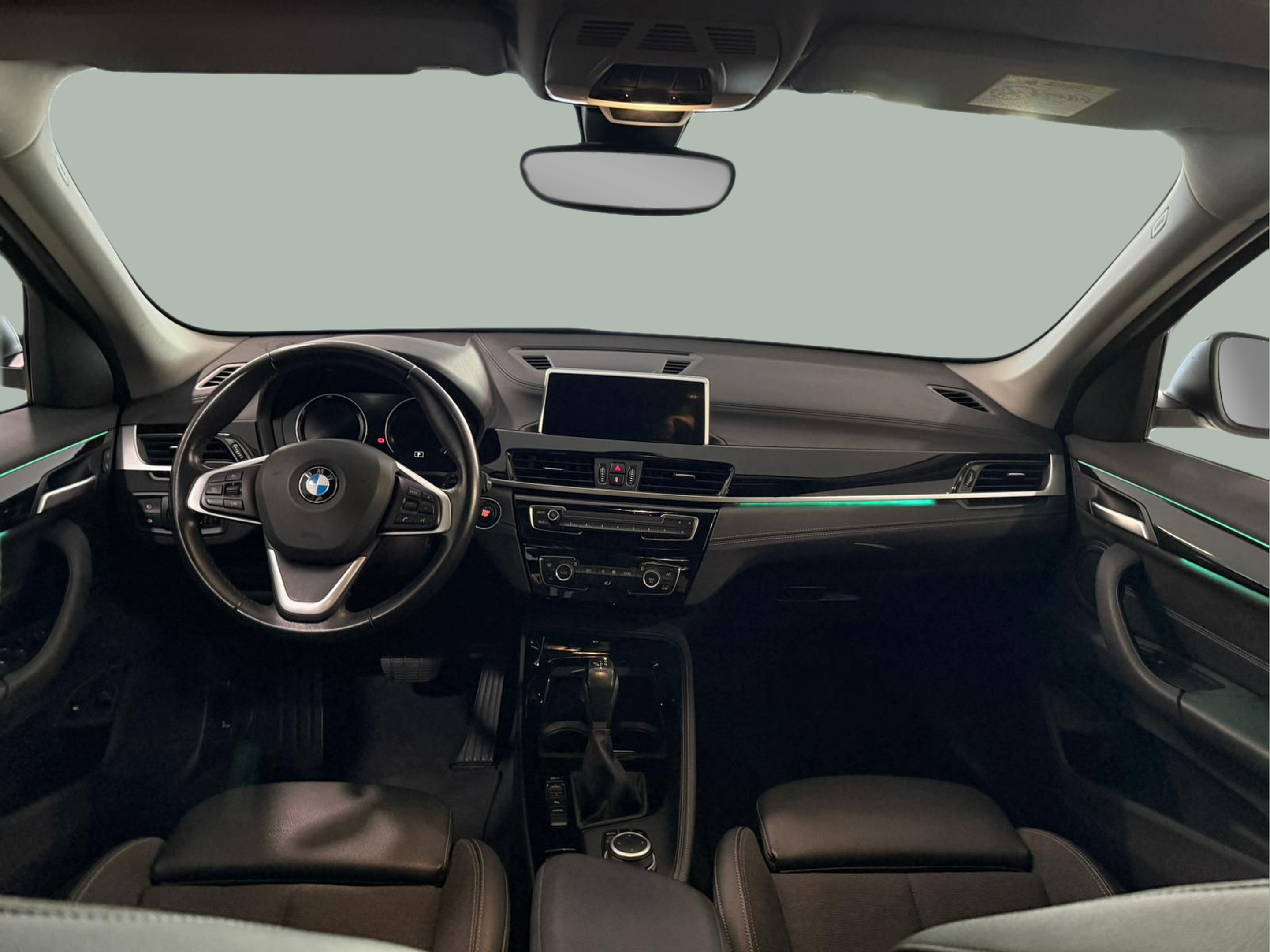 BMW X1 xDrive25e color Gris Plata. Año 2020. 162KW(220CV). Elétrico / Gasolina Híbrido. En concesionario Santogal Carnaxide de Oeiras