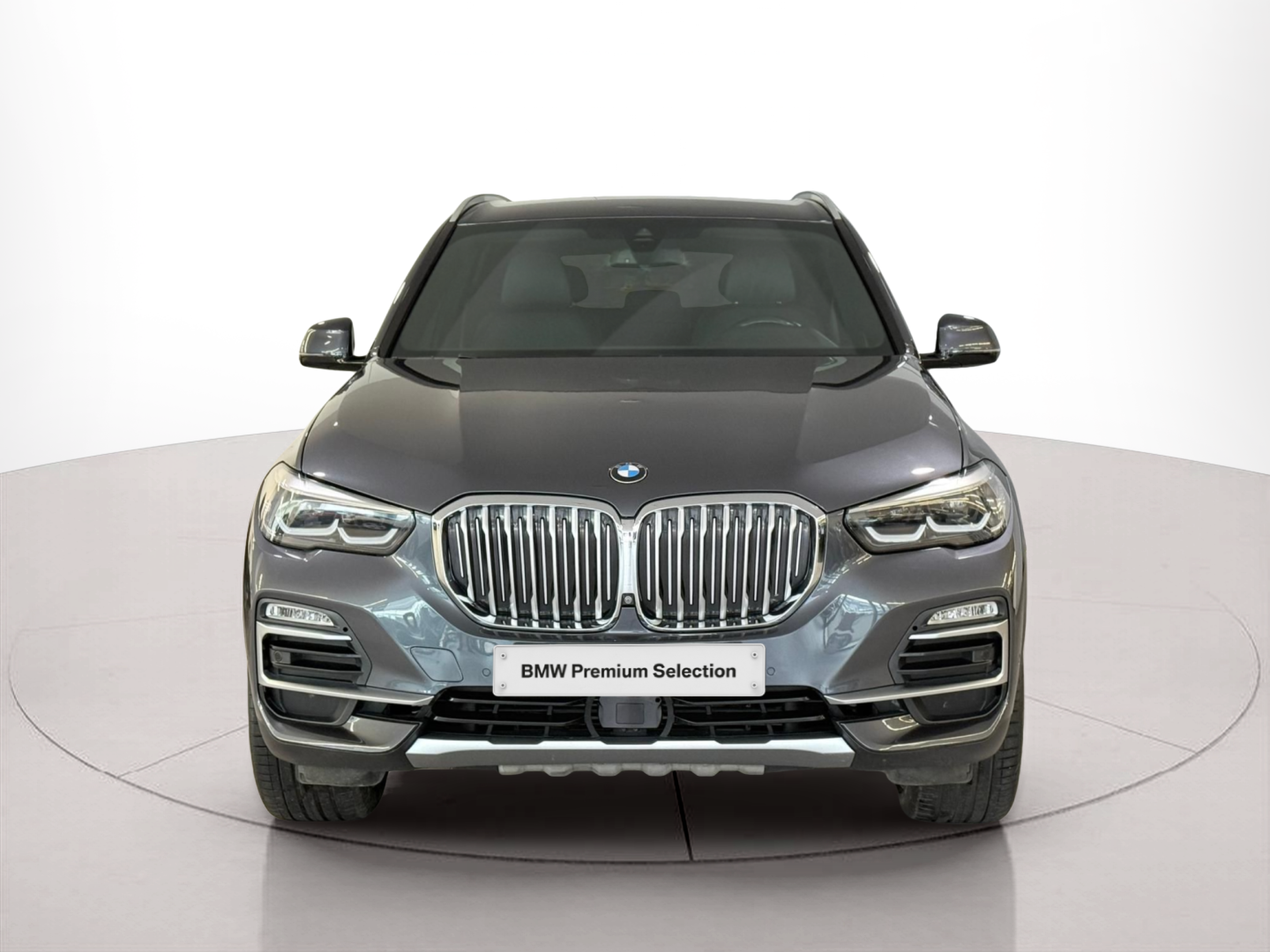 Fotos de BMW X5 xDrive30d color Gris. Año 2020. 195KW(265CV). Diesel. En concesionario Santogal Carnaxide de Oeiras