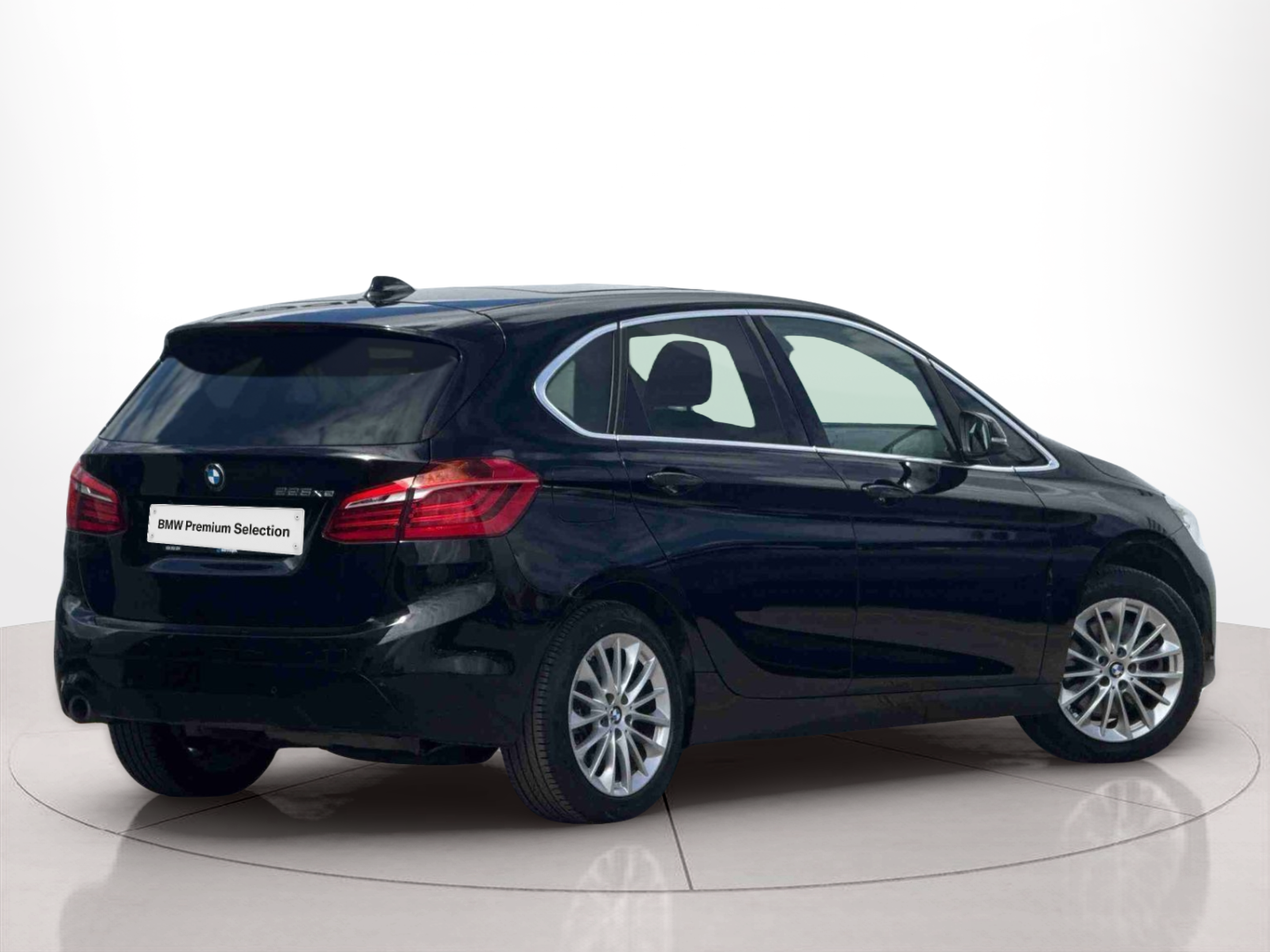 BMW Série 2 225xe Active Tourer color Negro. Año 2020. 165KW(224CV). Elétrico / Gasolina Híbrido. En concesionario Santogal Praça de Espanha - Lisboa de Lisboa