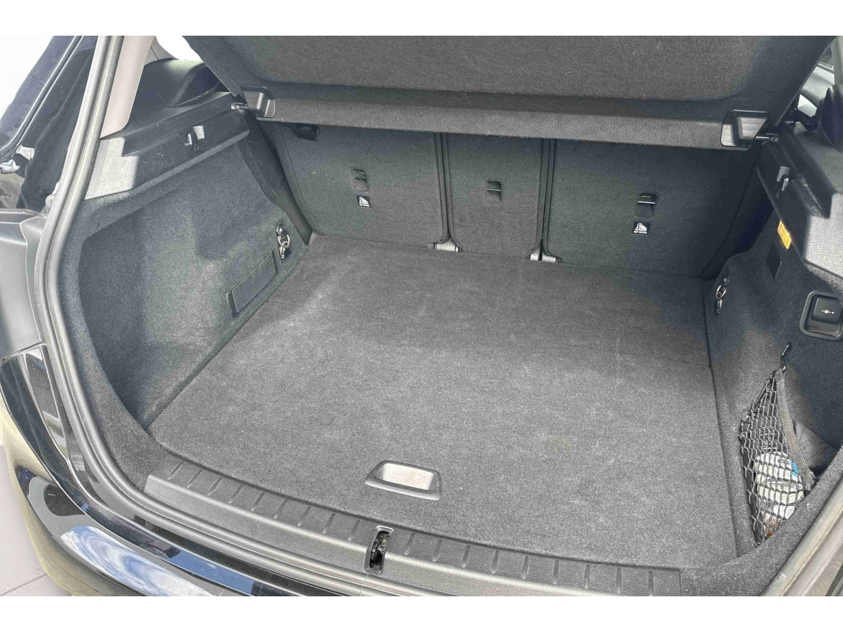 BMW Série 2 225xe Active Tourer color Negro. Año 2020. 165KW(224CV). Elétrico / Gasolina Híbrido. En concesionario Santogal Praça de Espanha - Lisboa de Lisboa