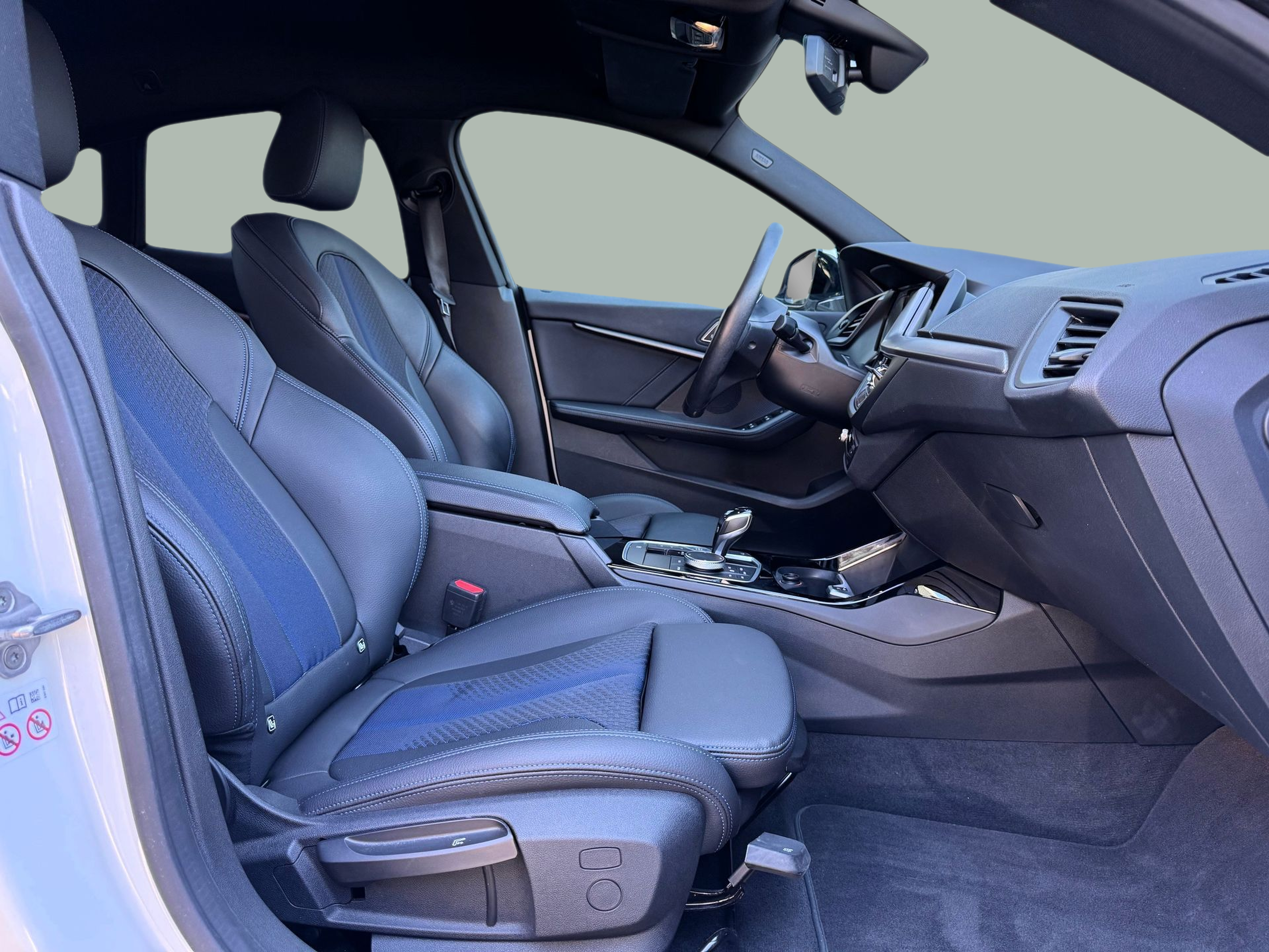 BMW Série 2 216d Gran Coupe color Blanco. Año 2020. 85KW(116CV). Diesel. En concesionario Santogal Oeiras de Oeiras