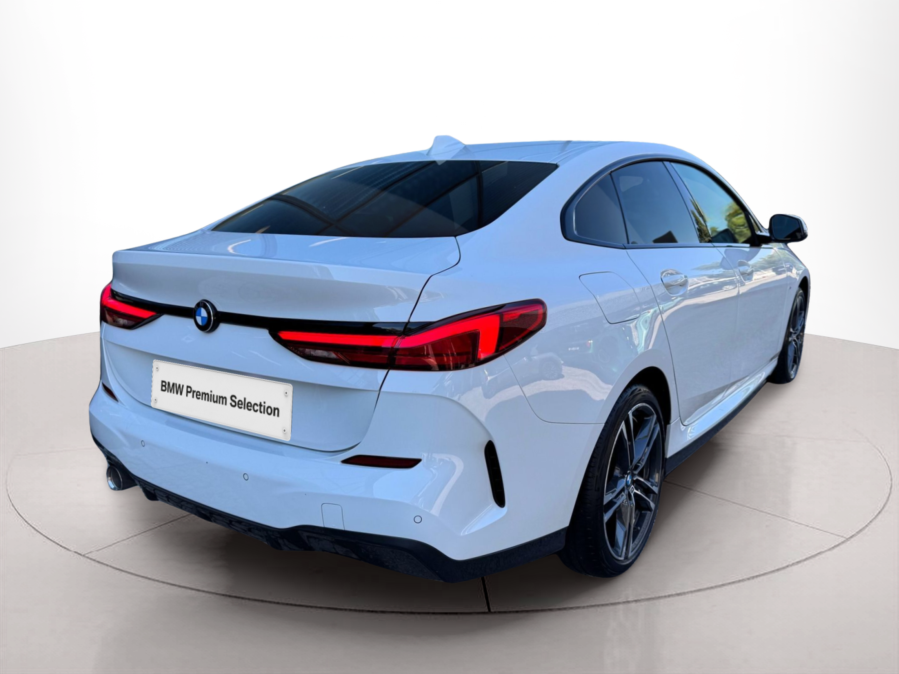 BMW Série 2 216d Gran Coupe color Blanco. Año 2020. 85KW(116CV). Diesel. En concesionario Santogal Oeiras de Oeiras