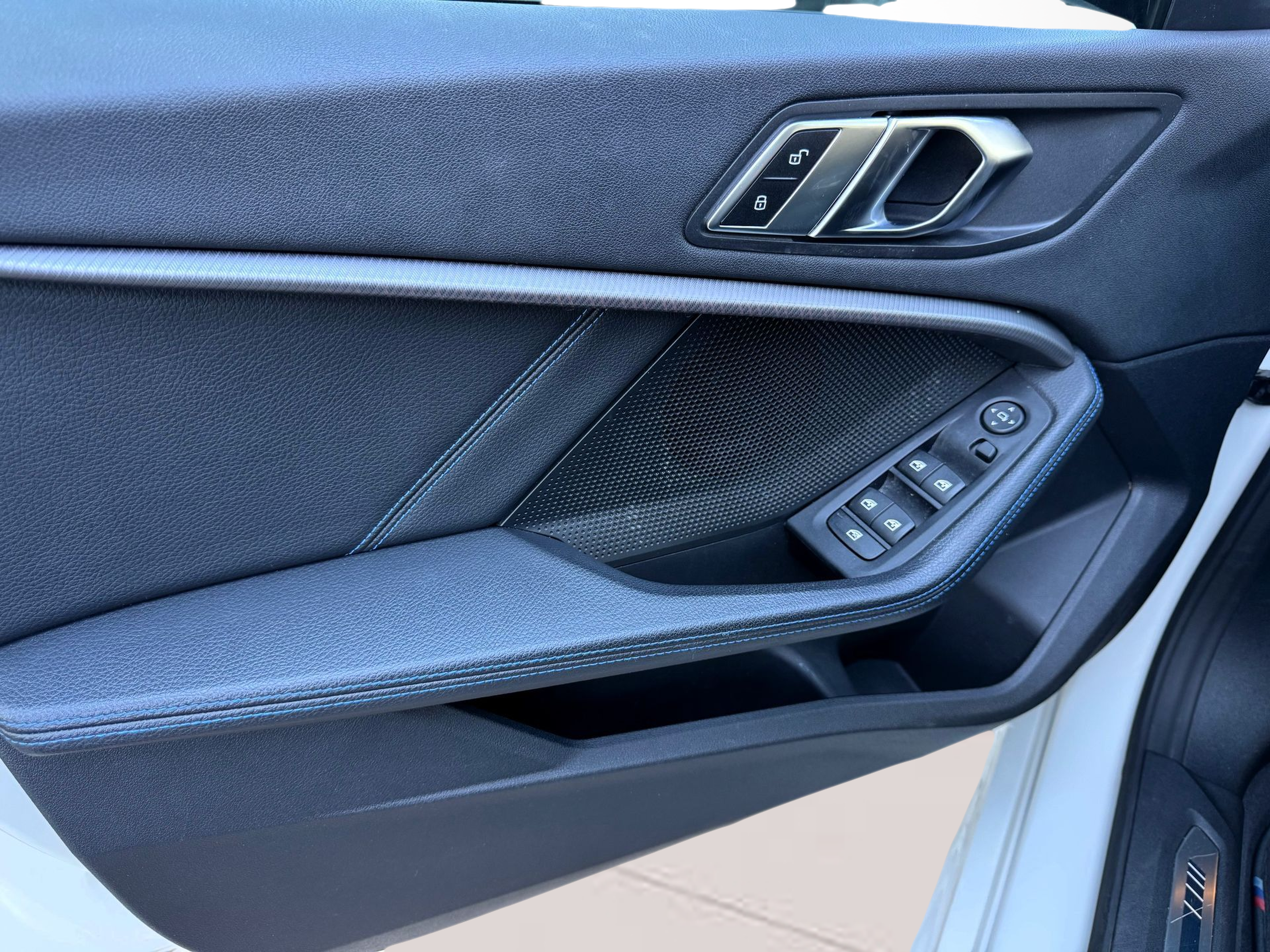 BMW Série 2 216d Gran Coupe color Blanco. Año 2020. 85KW(116CV). Diesel. En concesionario Santogal Oeiras de Oeiras