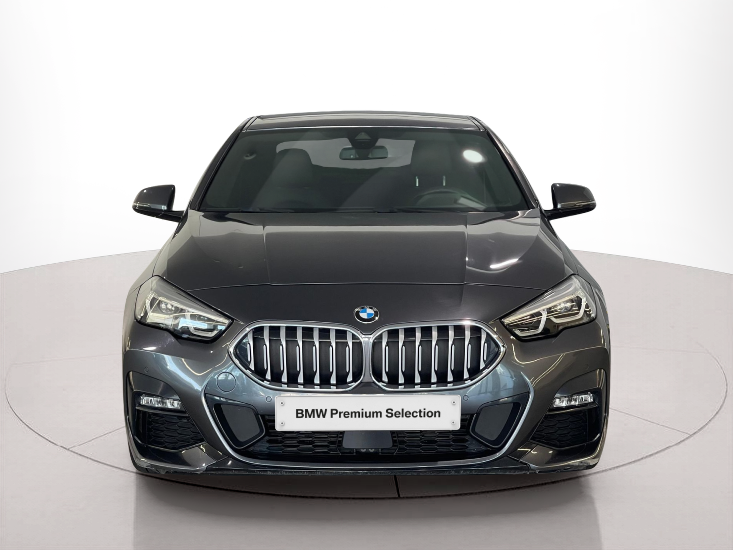 Fotos de BMW Série 2 216d Gran Coupe color Gris. Año 2021. 85KW(116CV). Diesel. En concesionario Santogal Carnaxide de Oeiras