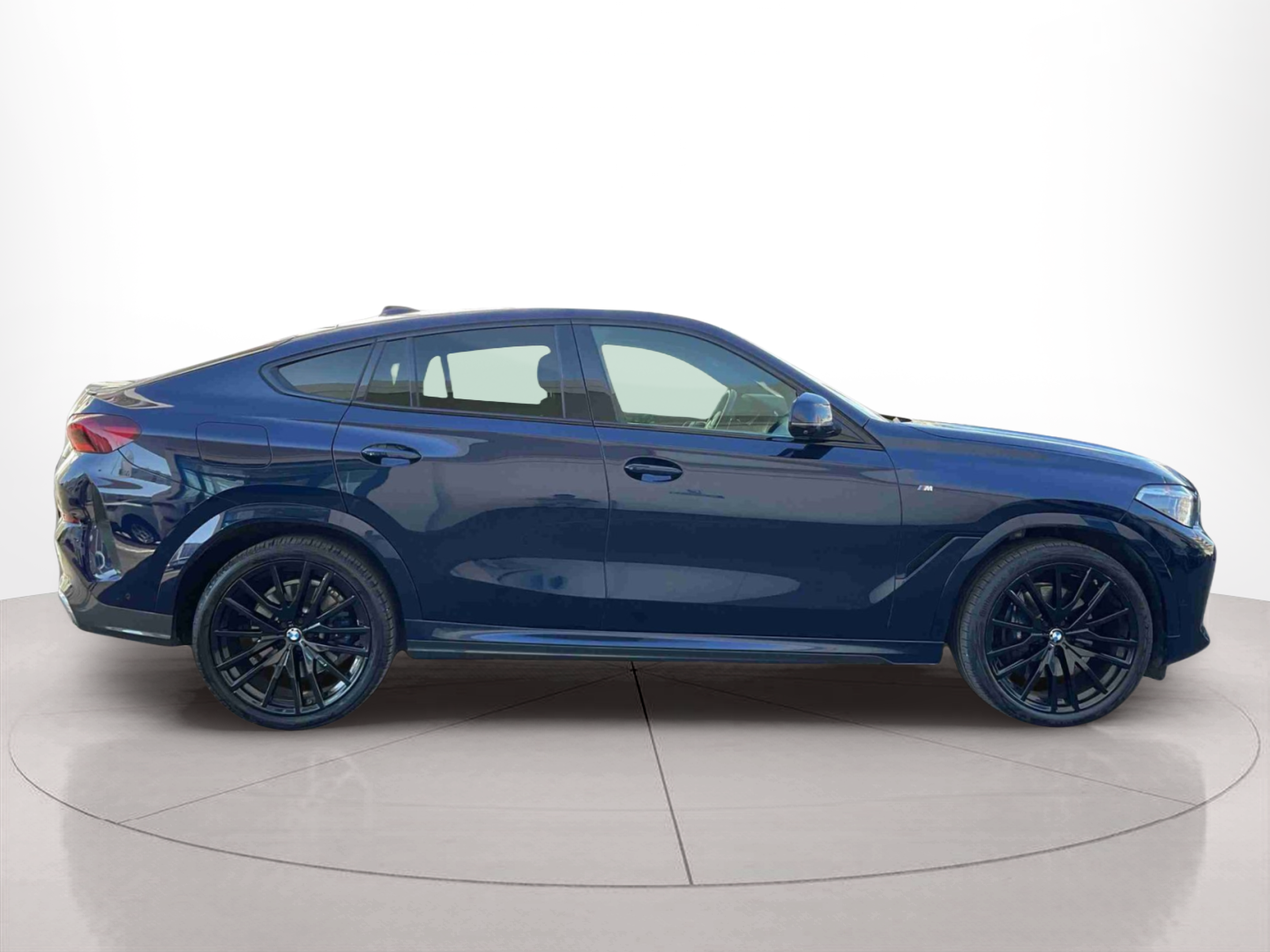 Fotos de BMW X6 xDrive40i color Azul. Año 2021. 250KW(340CV). Gasolina. En concesionario Santogal Setúbal de Setúbal