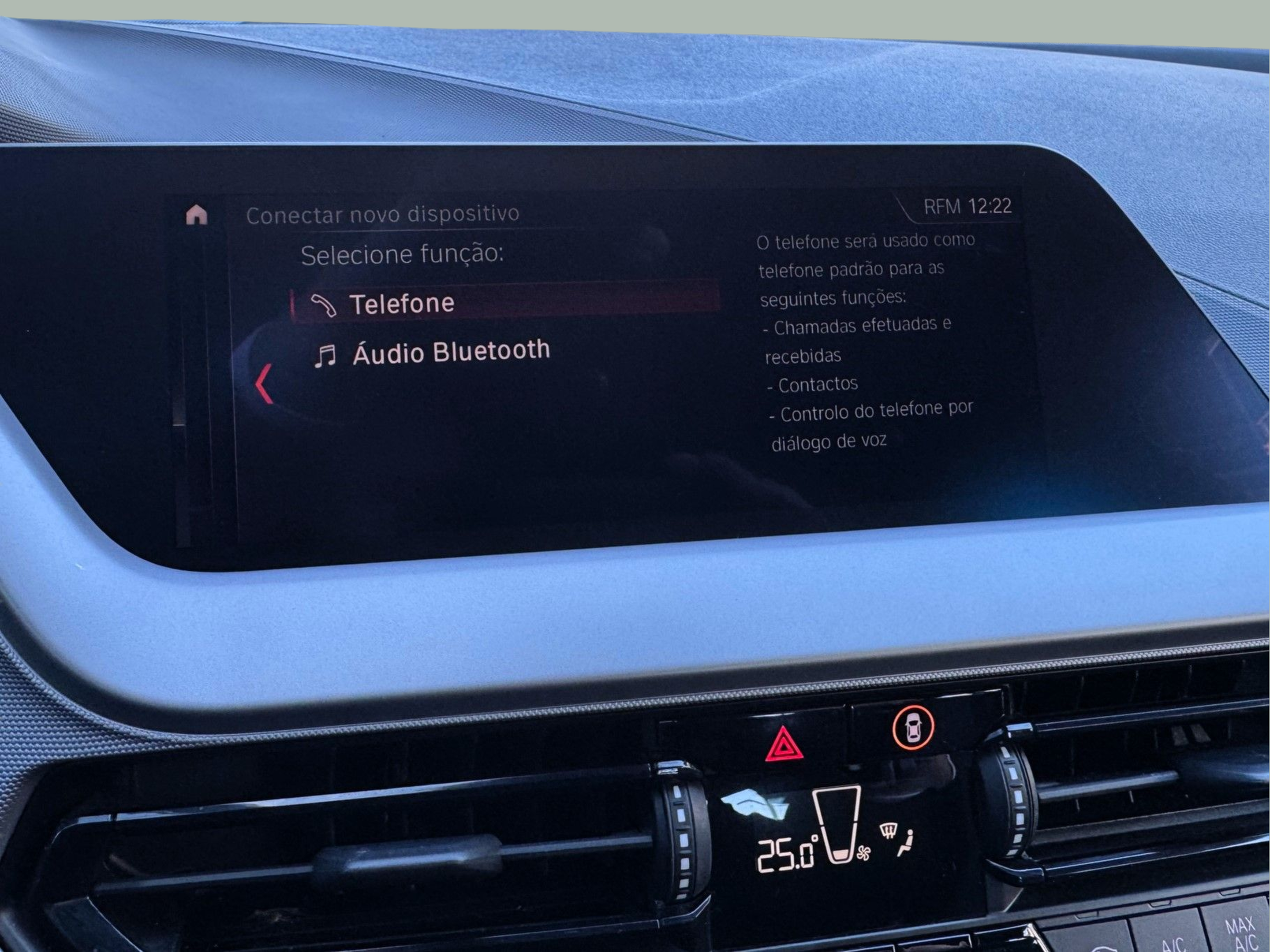 BMW Série 1 116d color Negro. Año 2021. 85KW(116CV). Diesel. En concesionario Santogal Oeiras de Oeiras