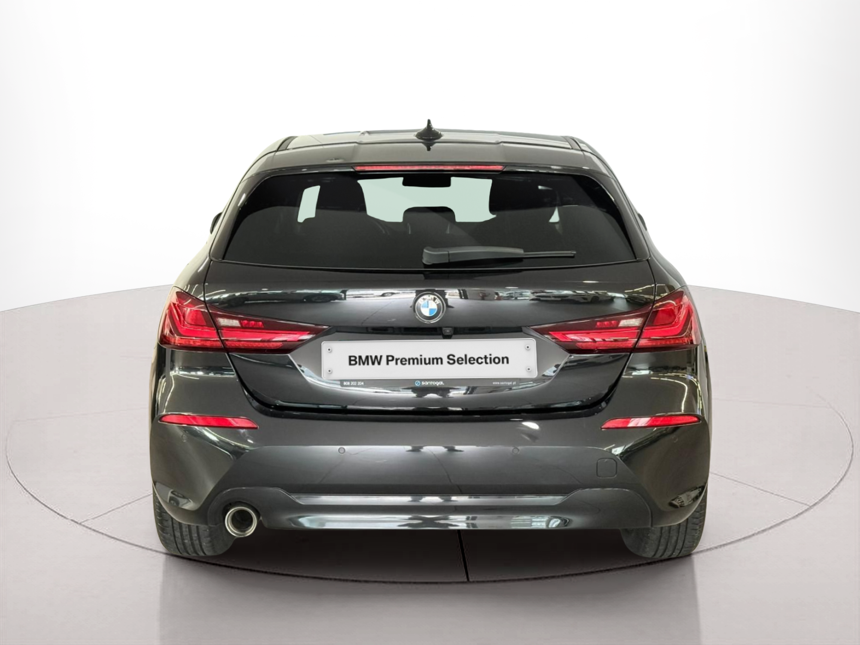 BMW Série 1 116d color Negro. Año 2021. 85KW(116CV). Diesel. En concesionario Santogal Carnaxide de Oeiras