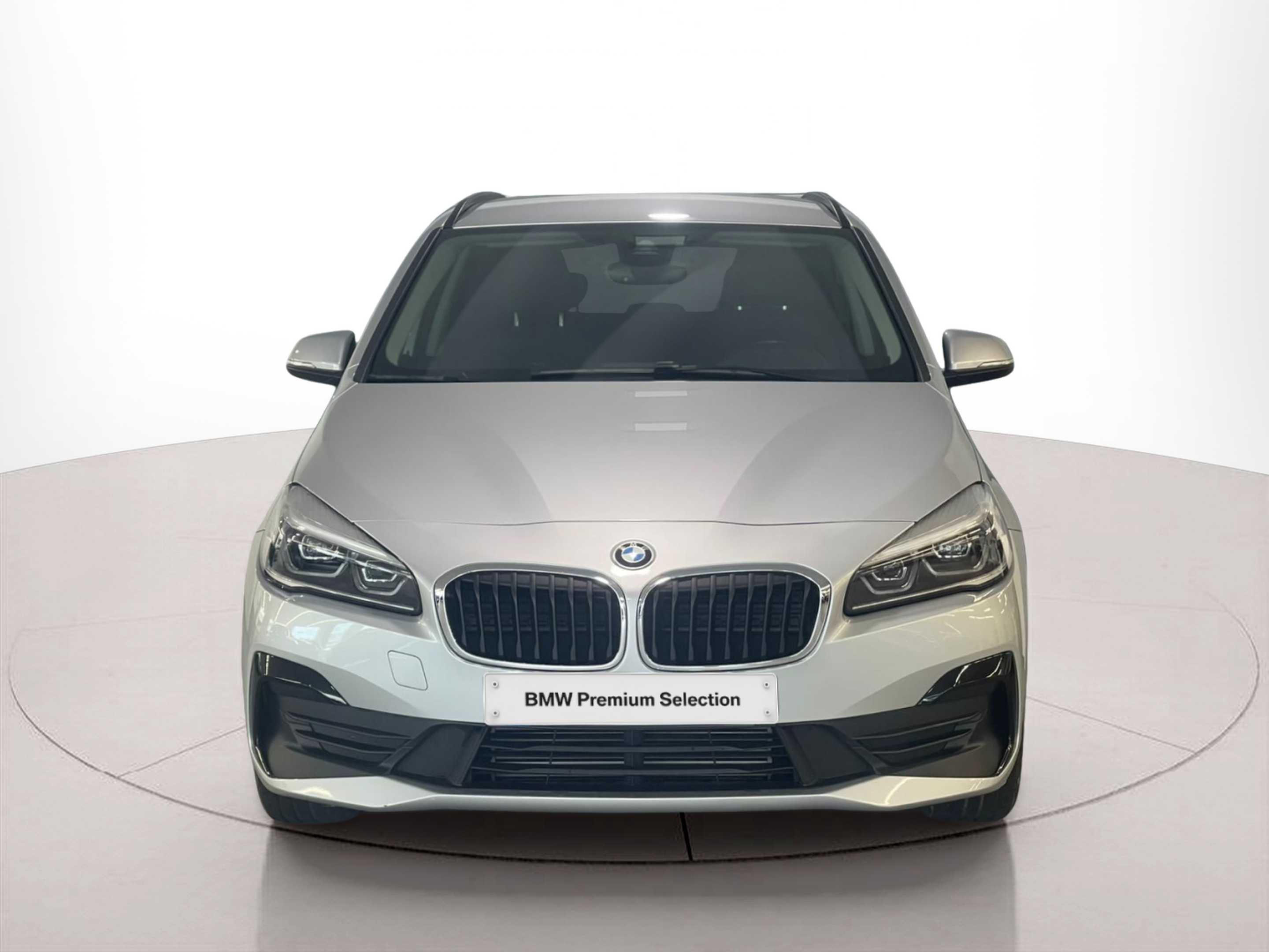 Fotos de Bmw Série 2 216d Active Tourer color Gris Plata. Año 2021. 85KW(116CV). Diesel. En concesionario Santogal Carnaxide de Oeiras