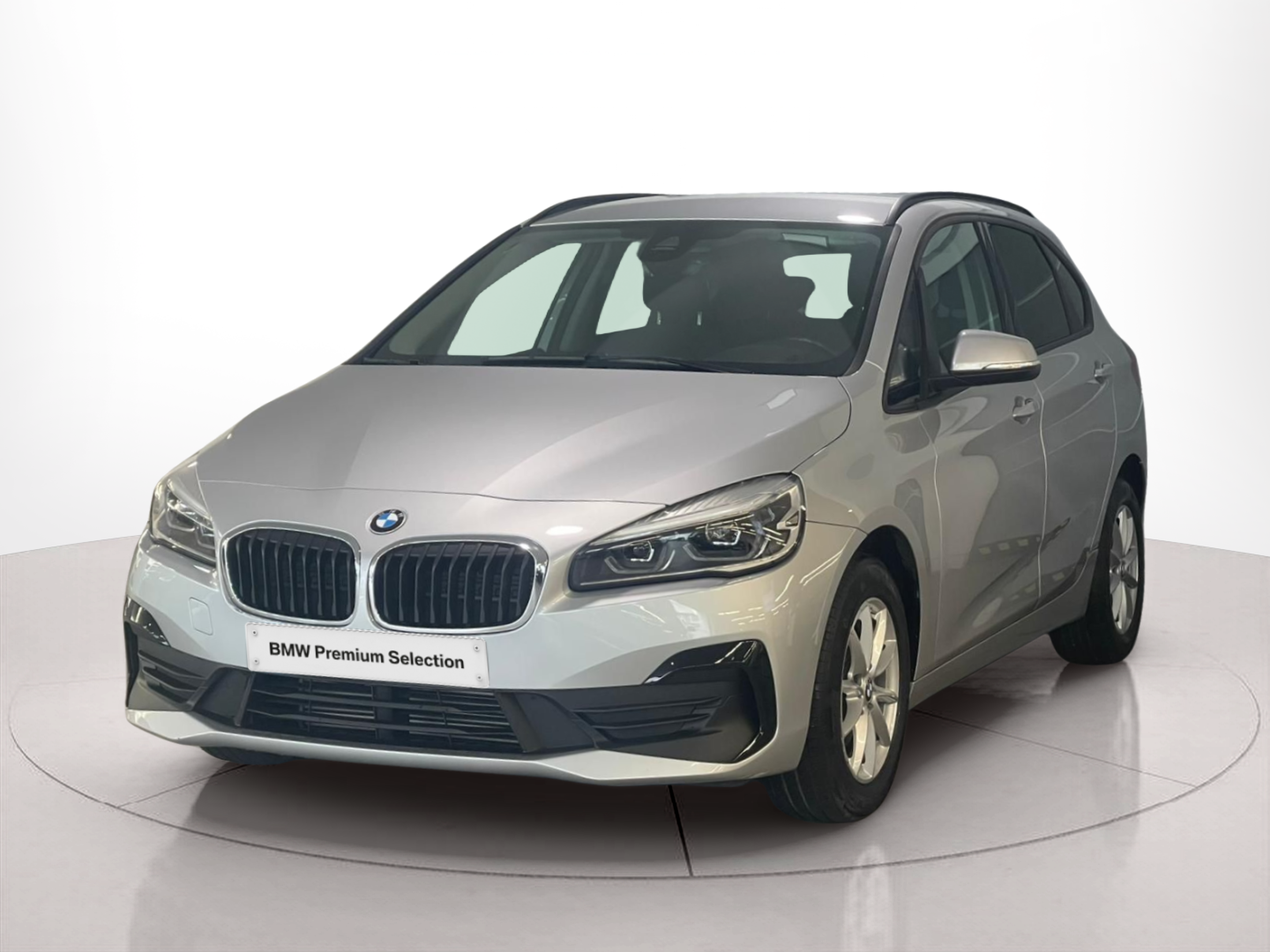 Fotos de Bmw Série 2 216d Active Tourer color Gris Plata. Año 2021. 85KW(116CV). Diesel. En concesionario Santogal Carnaxide de Oeiras