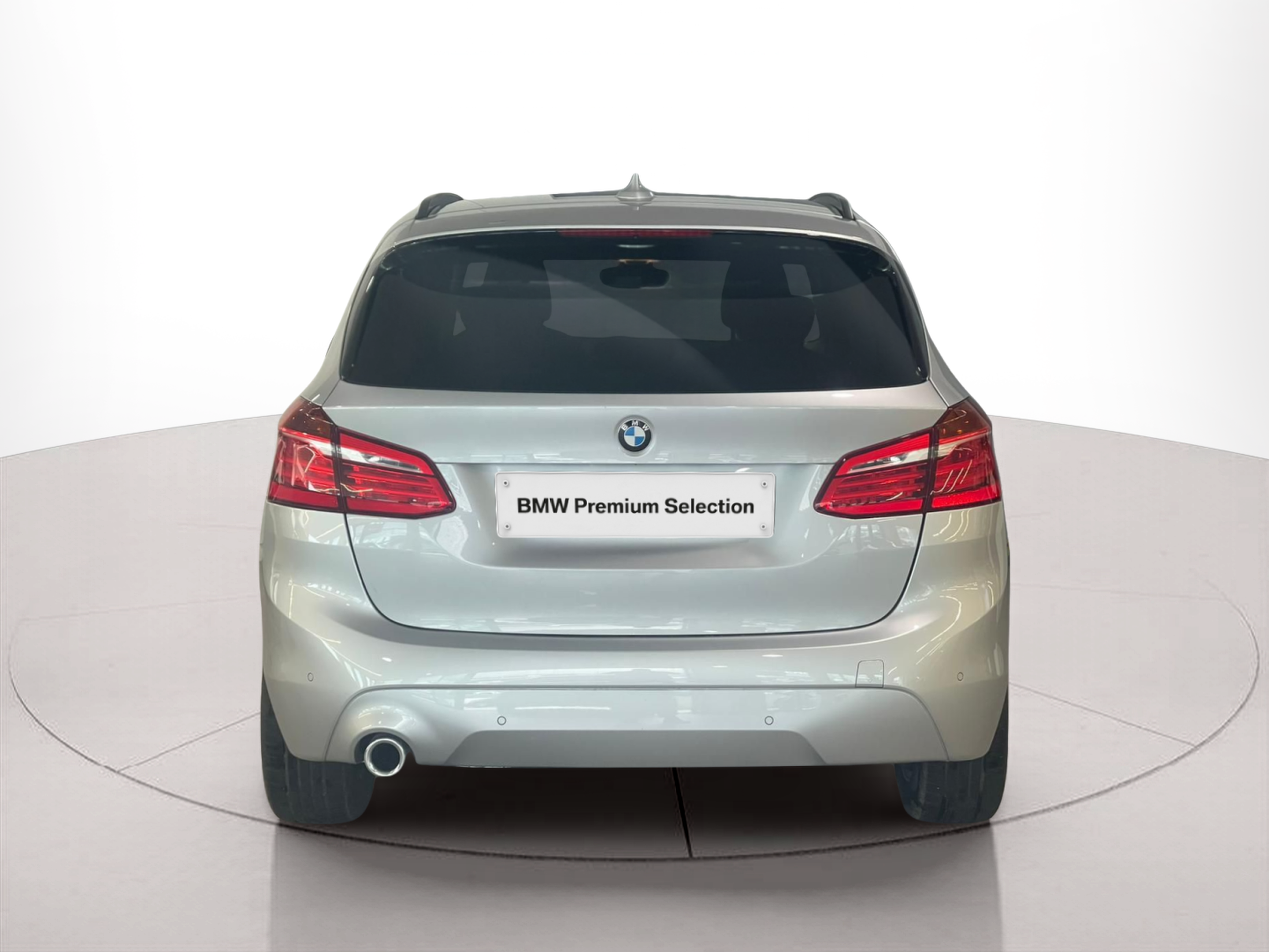 Bmw Série 2 216d Active Tourer color Gris Plata. Año 2021. 85KW(116CV). Diesel. En concesionario Santogal Carnaxide de Oeiras