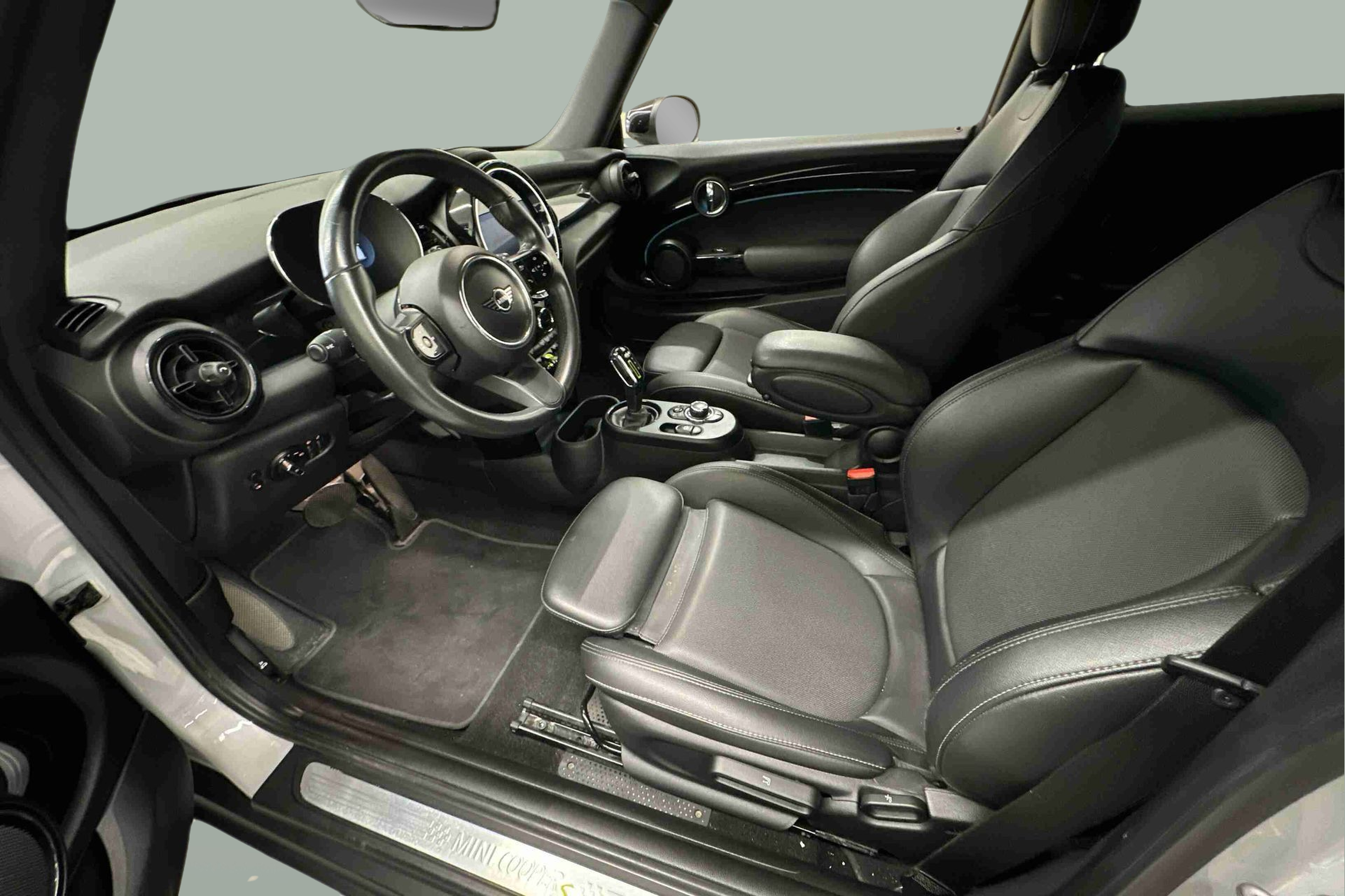 fotoG 7 del MINI MINI 3 Portas Cooper S E 135 kW (184 CV) 184cv Elétrico de 2021 em Oeiras