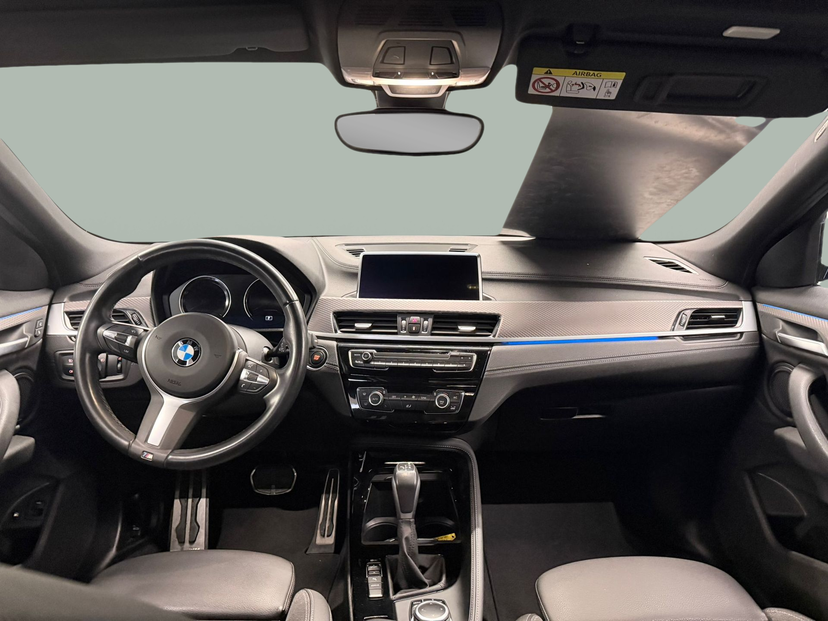BMW X2 xDrive25e color Azul. Año 2021. 162KW(220CV). Elétrico / Gasolina Híbrido. En concesionario Santogal Carnaxide de Oeiras