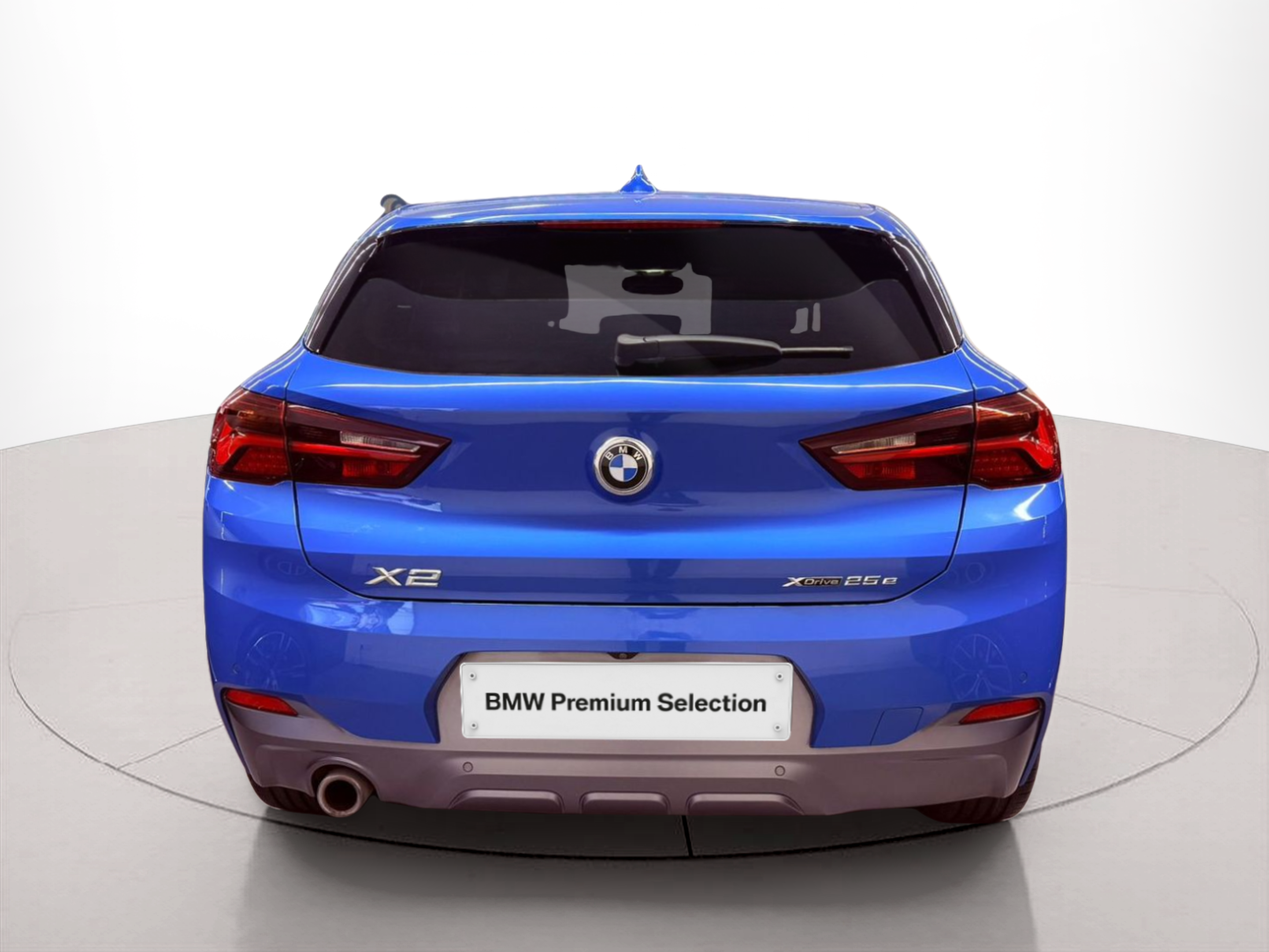 BMW X2 xDrive25e color Azul. Año 2021. 162KW(220CV). Elétrico / Gasolina Híbrido. En concesionario Santogal Carnaxide de Oeiras
