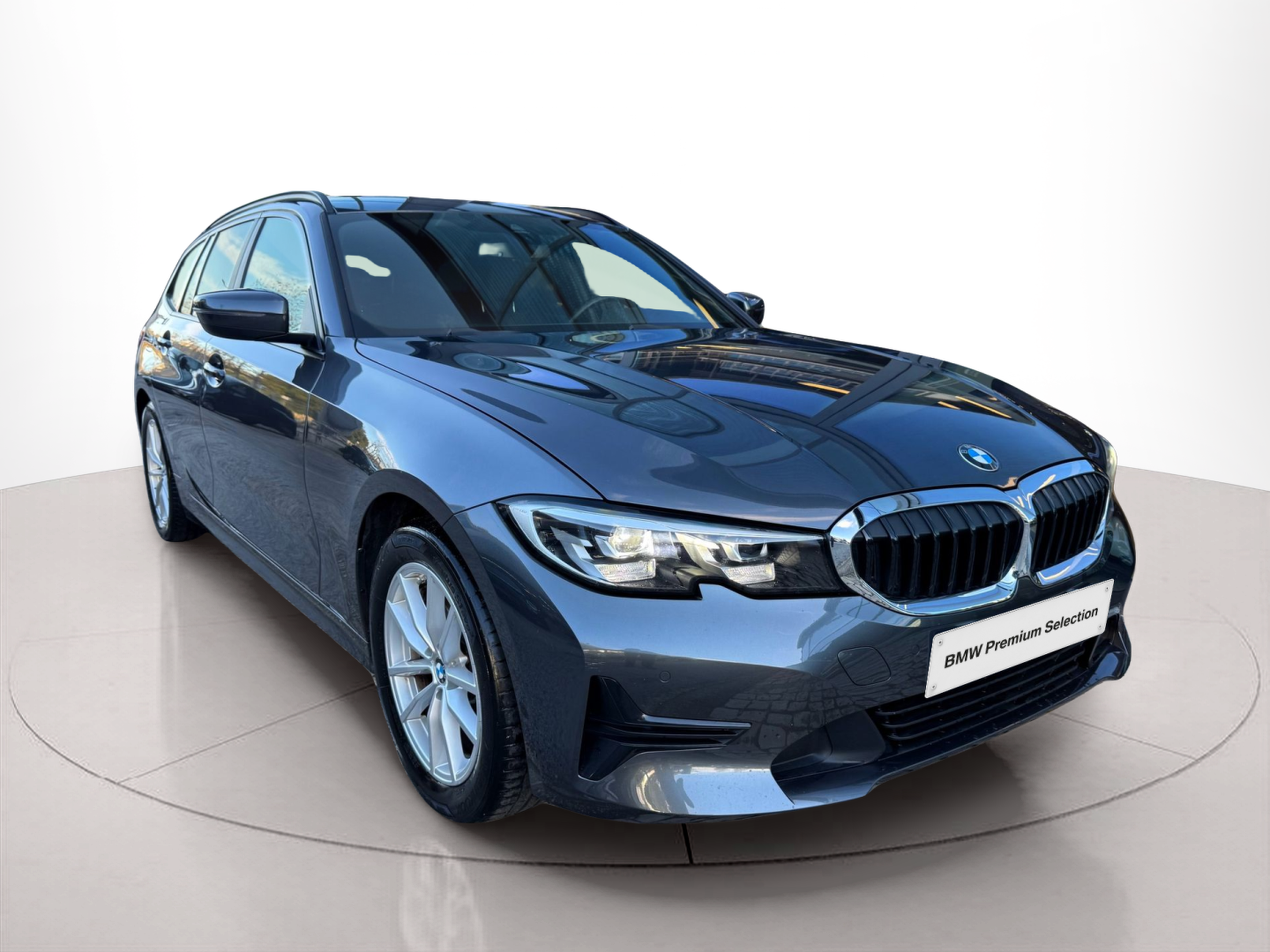 BMW Série 3 320e Berlina color Gris. Año 2021. 150KW(204CV). Elétrico / Gasolina Híbrido. En concesionario Santogal Oeiras de Oeiras