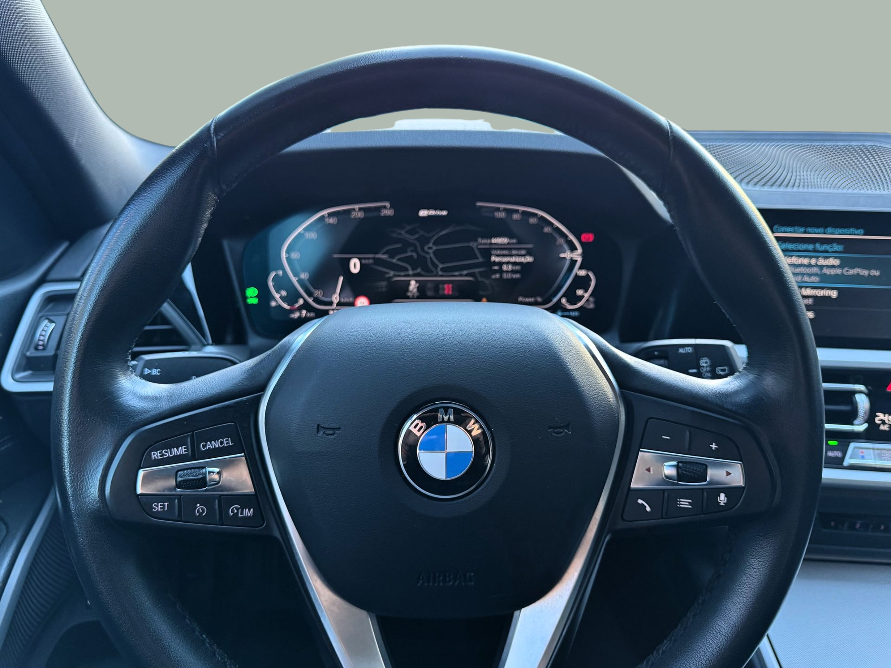 BMW Série 3 320e Berlina color Gris. Año 2021. 150KW(204CV). Elétrico / Gasolina Híbrido. En concesionario Santogal Oeiras de Oeiras