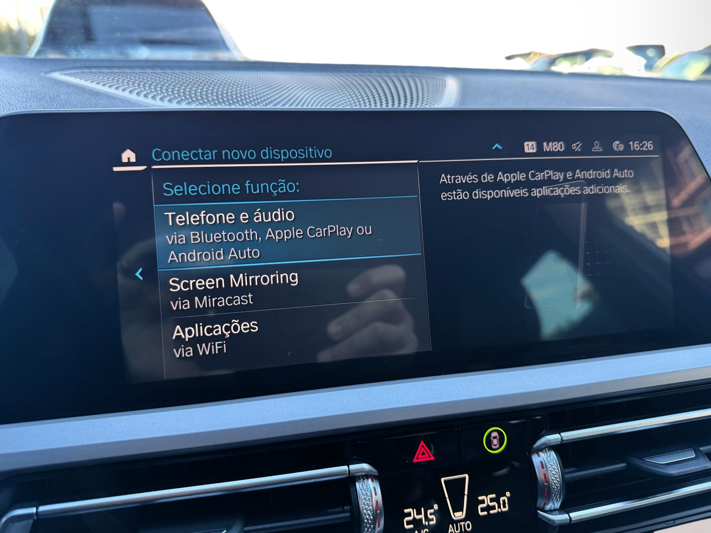 BMW Série 3 320e Berlina color Gris. Año 2021. 150KW(204CV). Elétrico / Gasolina Híbrido. En concesionario Santogal Oeiras de Oeiras