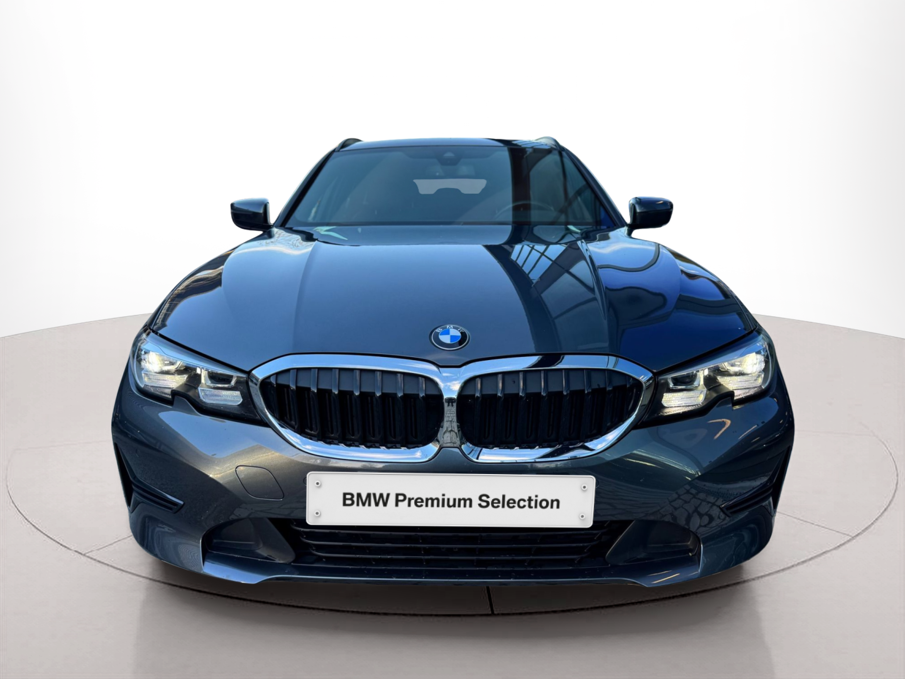 Fotos de BMW Série 3 320e Berlina color Gris. Año 2021. 150KW(204CV). Elétrico / Gasolina Híbrido. En concesionario Santogal Oeiras de Oeiras