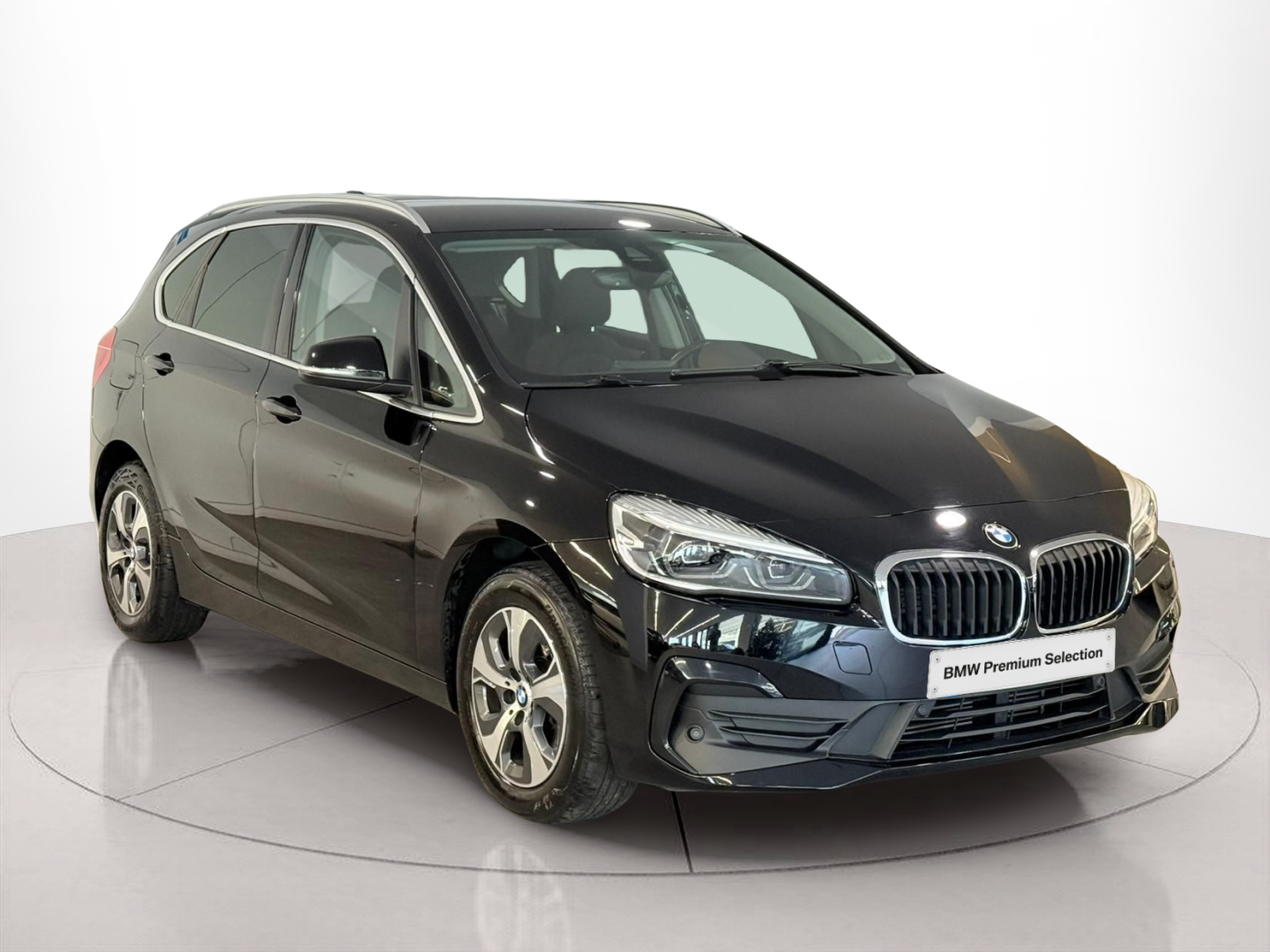 BMW Série 2 216d Active Tourer color Negro. Año 2021. 85KW(116CV). Diesel. En concesionario Santogal Carnaxide de Oeiras