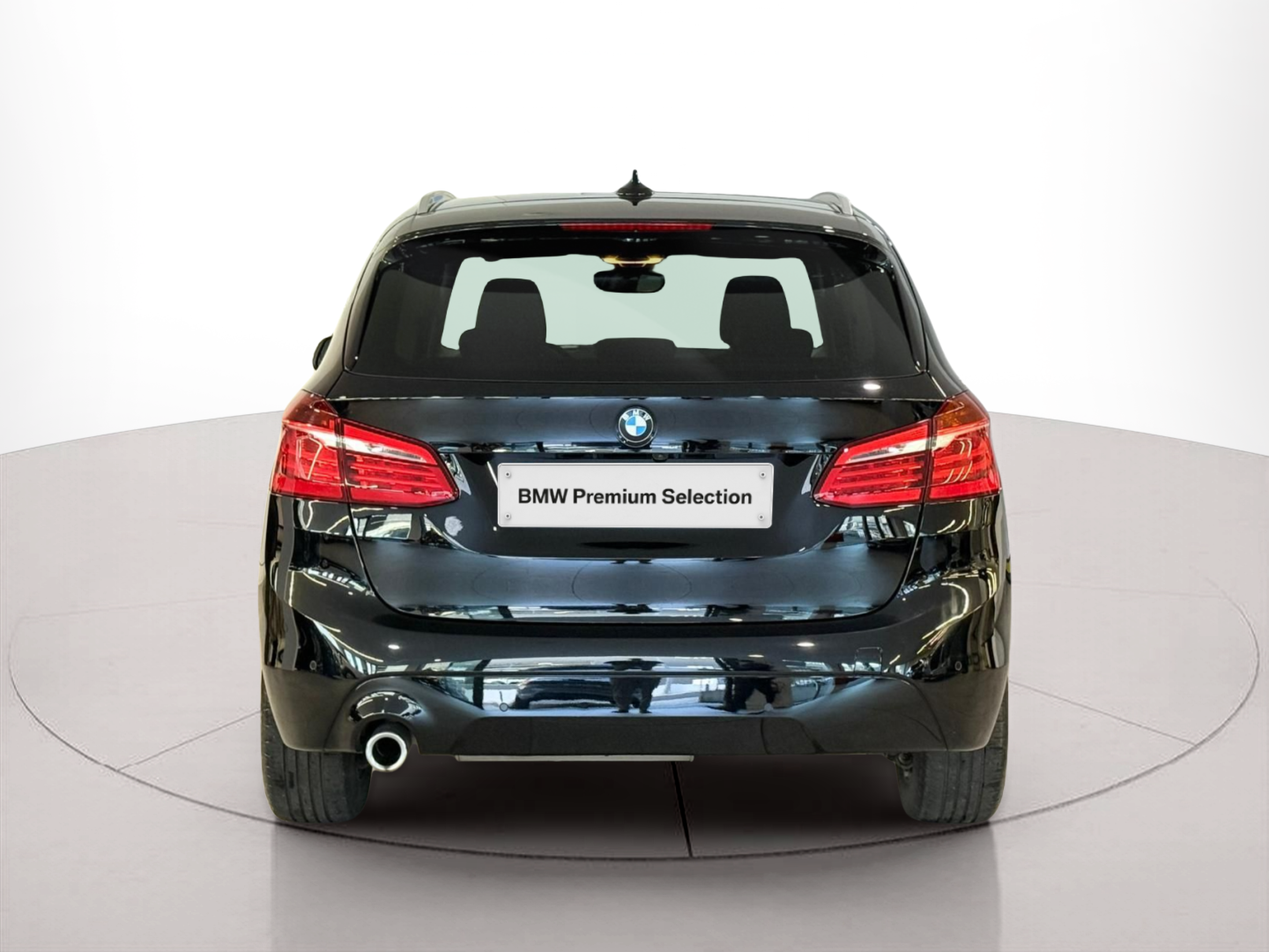 BMW Série 2 216d Active Tourer color Negro. Año 2021. 85KW(116CV). Diesel. En concesionario Santogal Carnaxide de Oeiras