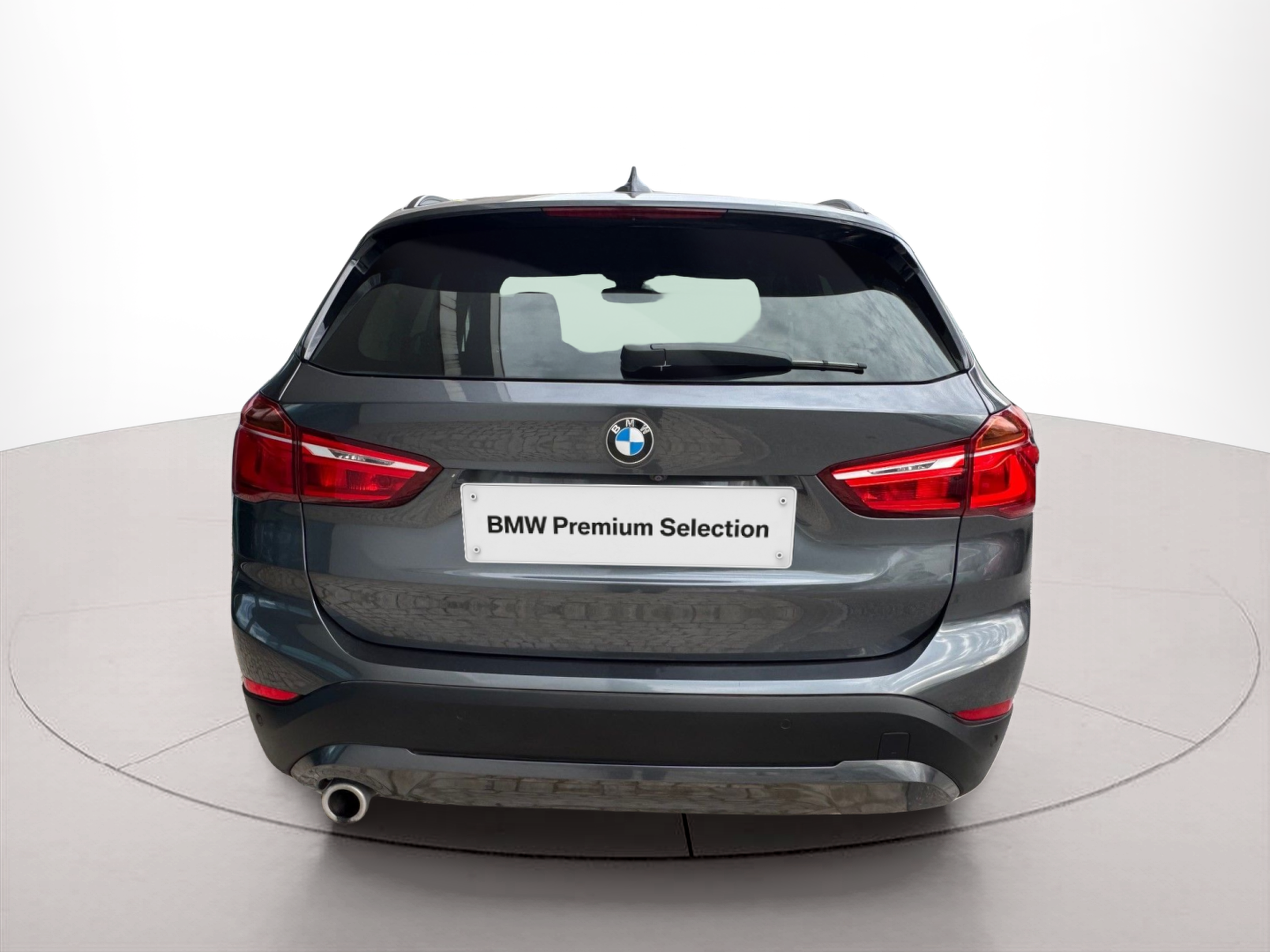 BMW X1 sDrive16d color Gris. Año 2021. 85KW(116CV). Diesel. En concesionario Santogal Oeiras de Oeiras