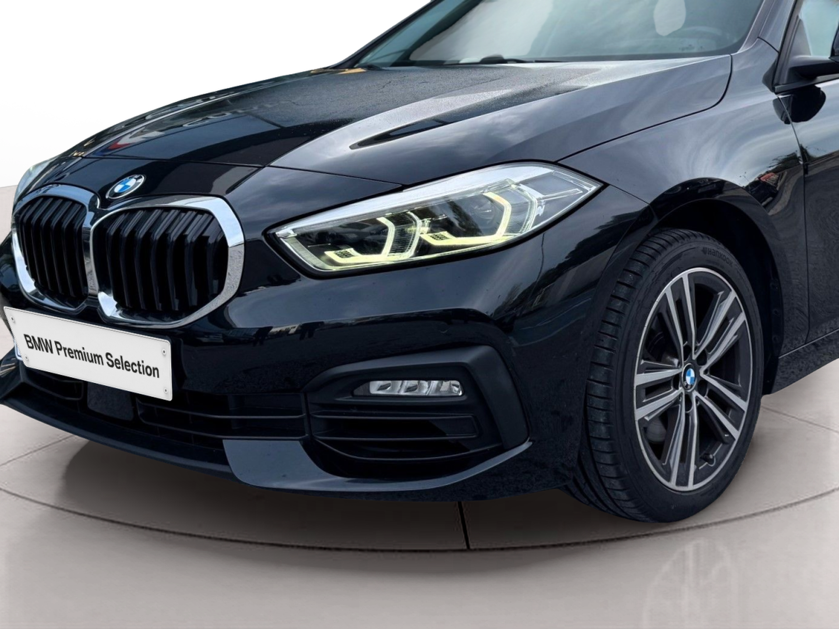 BMW Série 1 116i color Negro. Año 2021. 80KW(109CV). Gasolina. En concesionario Santogal Oeiras de Oeiras