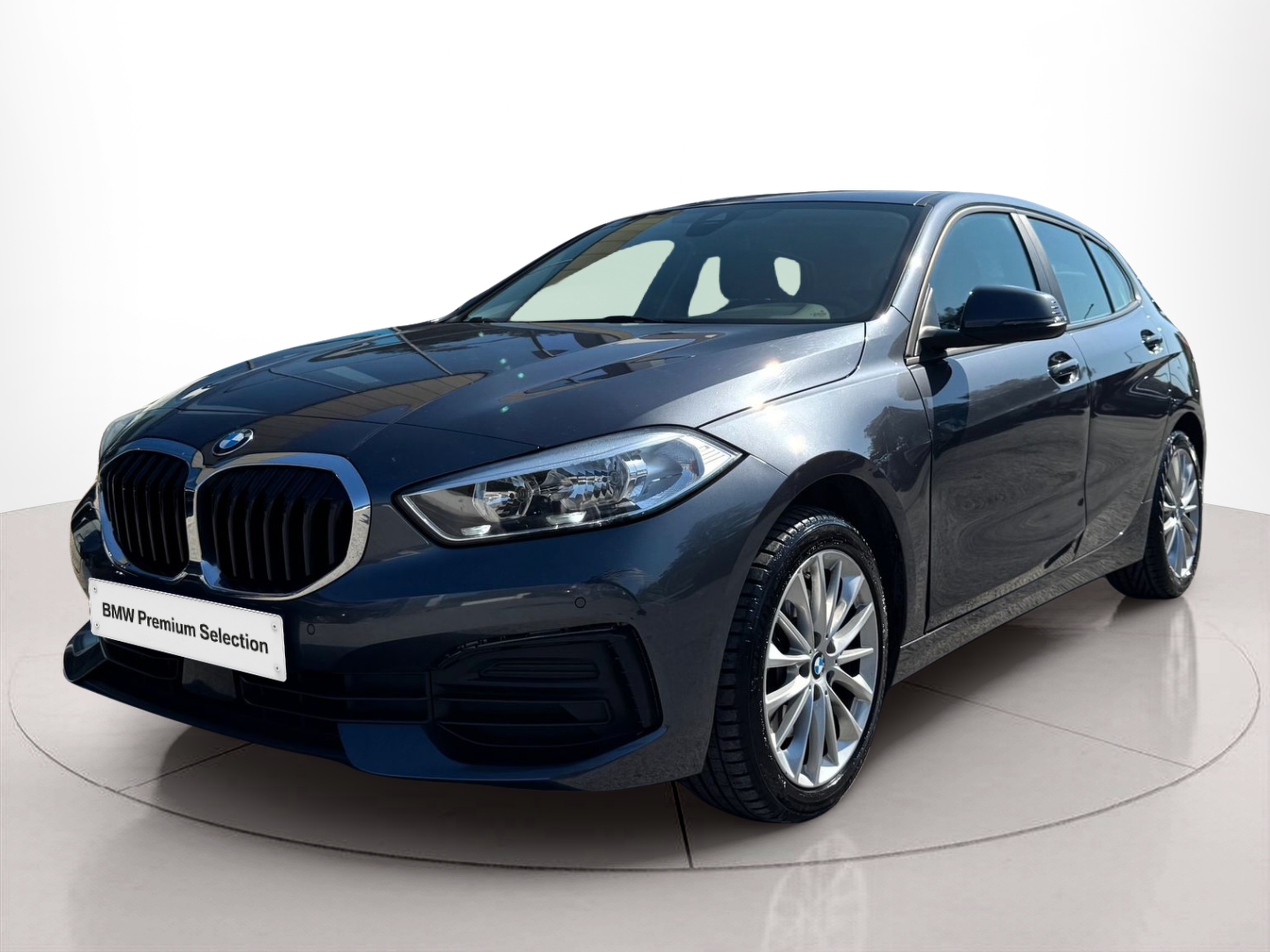 Fotos de BMW Série 1 116d color Gris. Año 2021. 85KW(116CV). Diesel. En concesionario Santogal Oeiras de Oeiras
