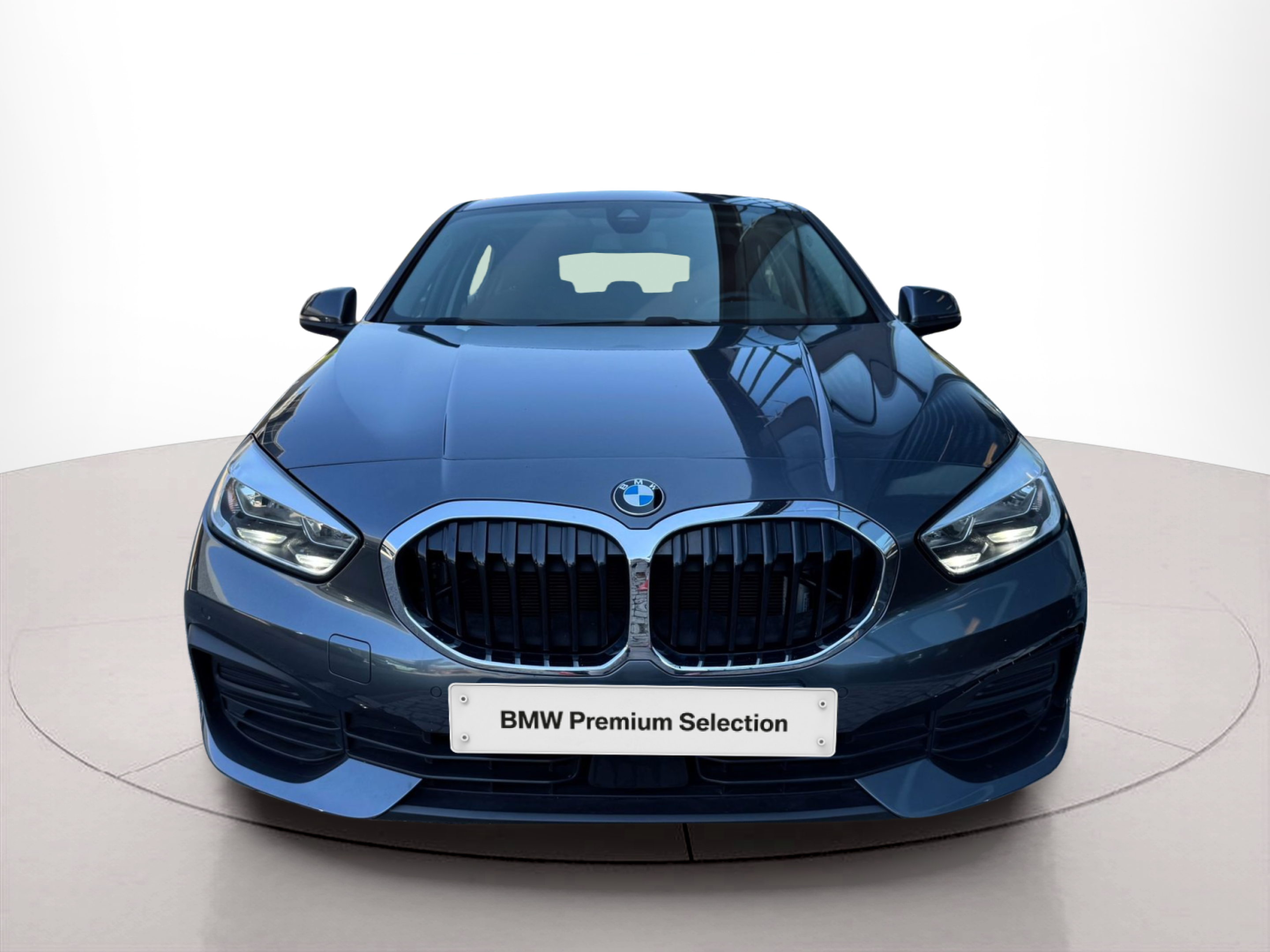 Fotos de BMW Série 1 116d color Gris. Año 2021. 85KW(116CV). Diesel. En concesionario Santogal Oeiras de Oeiras
