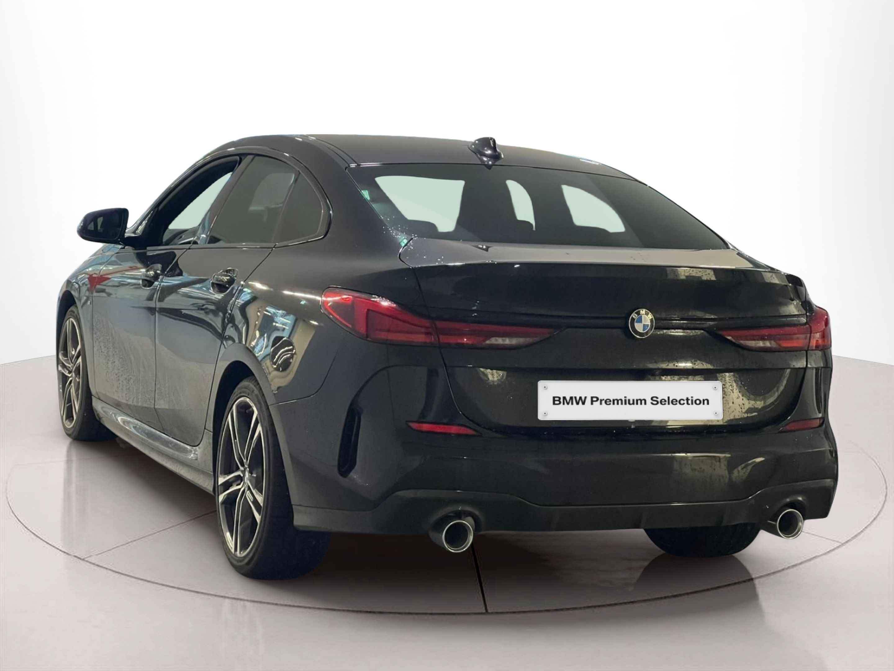 BMW Série 2 218d Gran Coupé color Negro. Año 2021. 110KW(150CV). Diesel. En concesionario Santogal Carnaxide de Oeiras