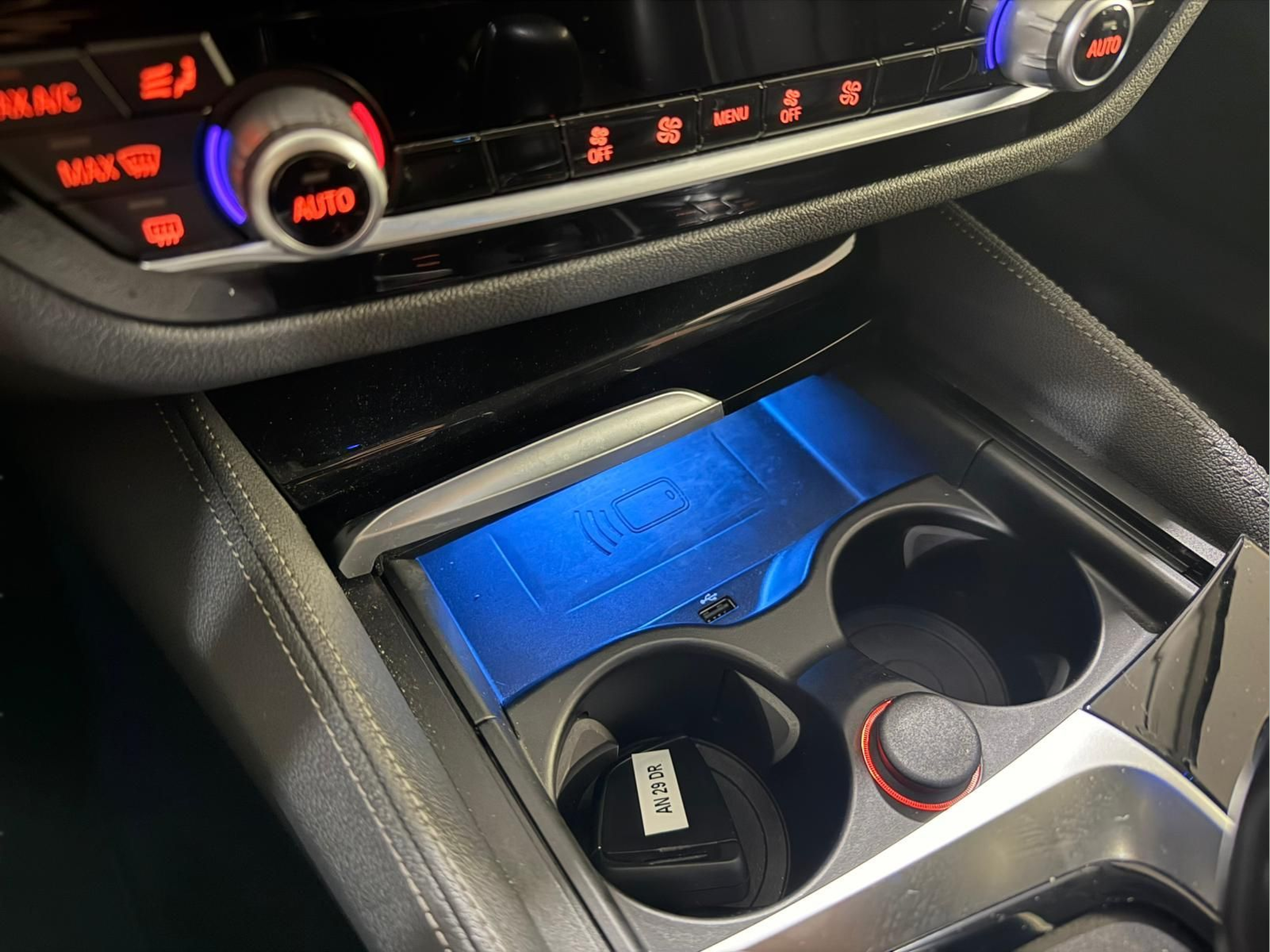 BMW Série 5 520e Berlina color Gris. Año 2021. 150KW(204CV). Elétrico / Gasolina Híbrido. En concesionario Santogal Carnaxide de Oeiras