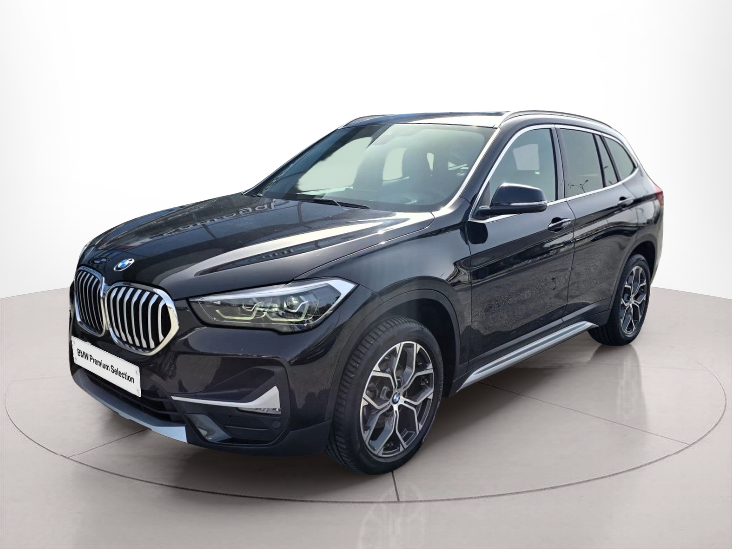 Fotos de BMW X1 sDrive16d color Negro. Año 2022. 85KW(116CV). Diesel. En concesionario Santogal Oeiras de Oeiras