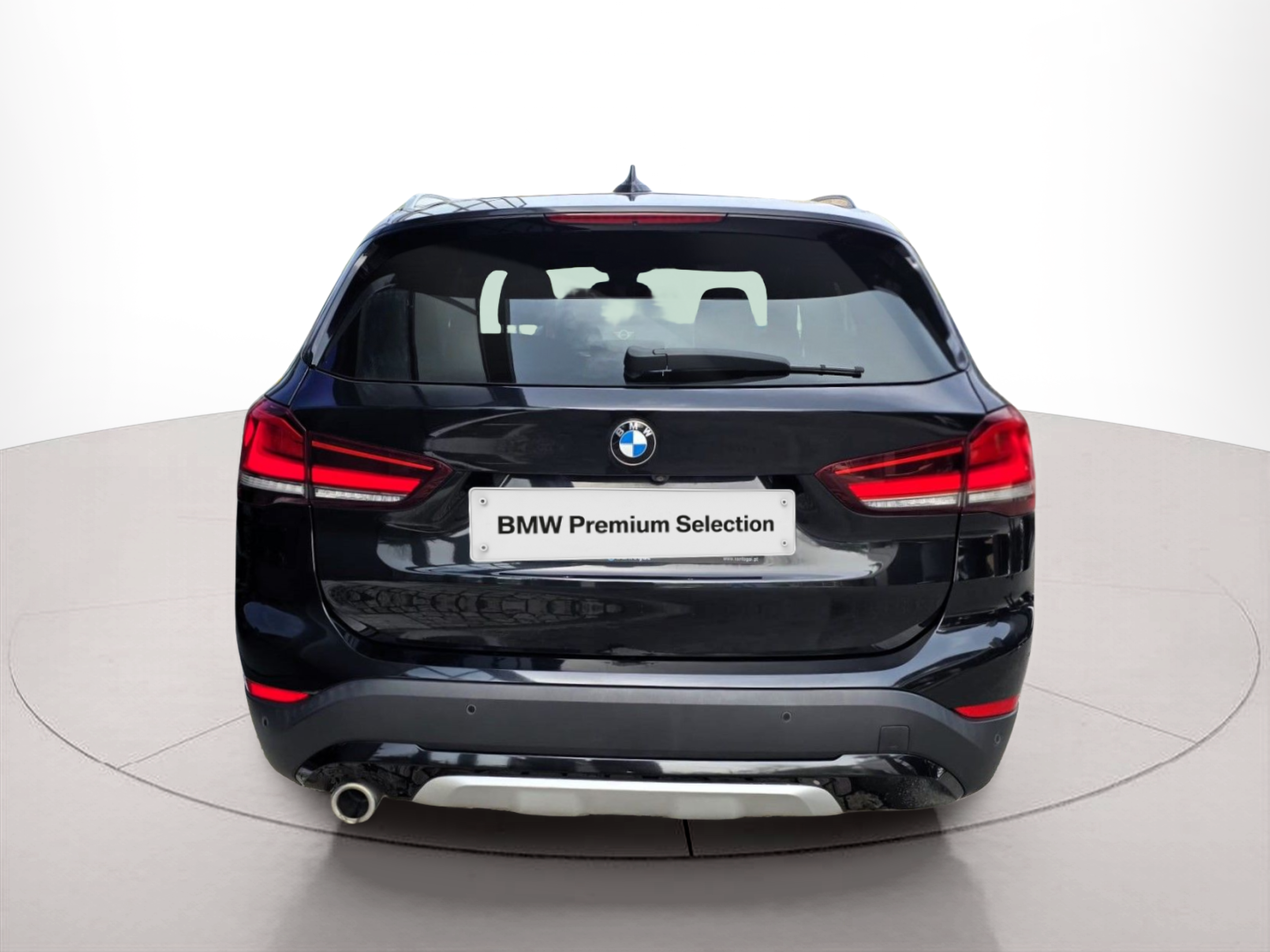 BMW X1 sDrive16d color Negro. Año 2022. 85KW(116CV). Diesel. En concesionario Santogal Oeiras de Oeiras