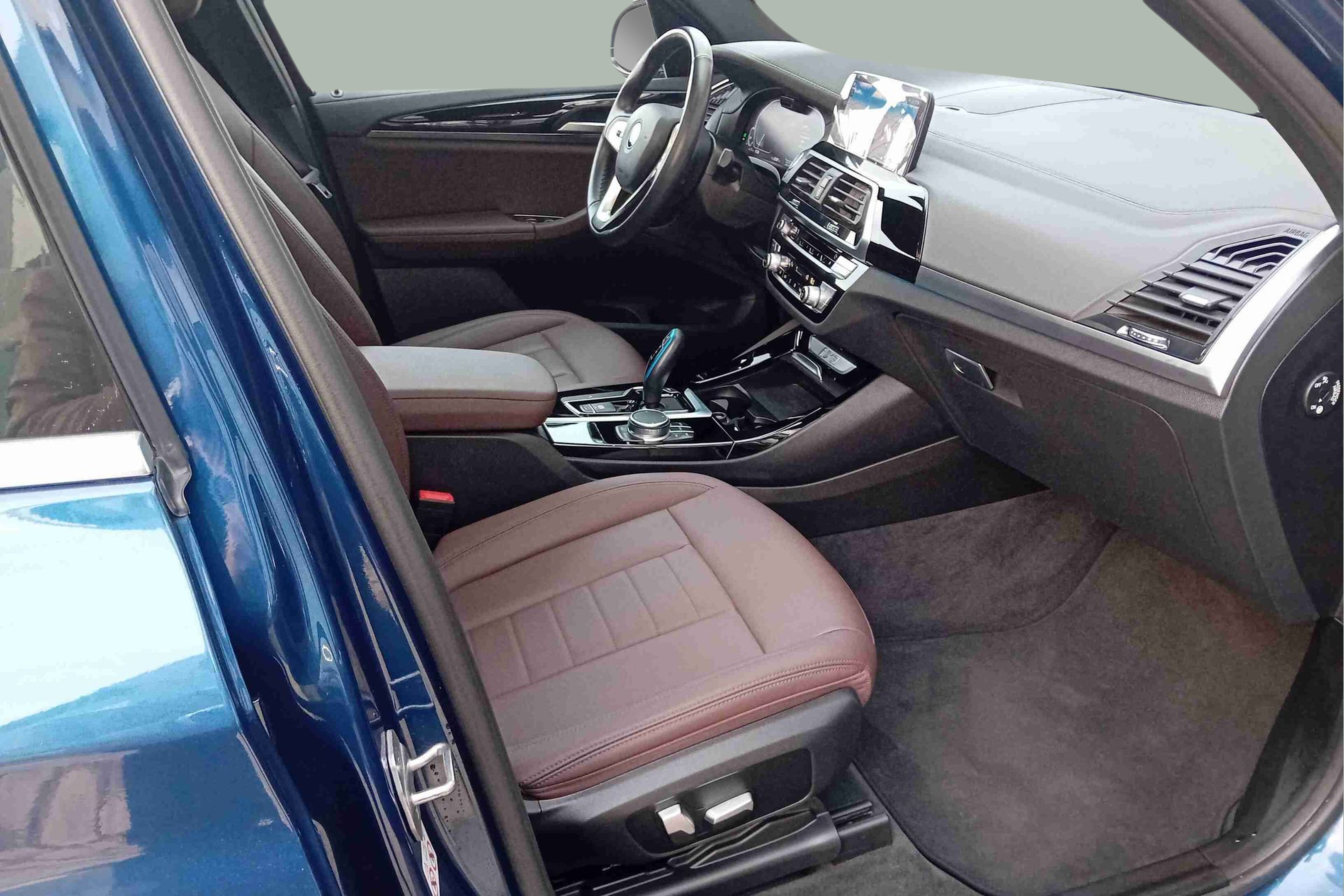 BMW iX3 iX3 80 kWh color Azul. Año 2022. 210KW(286CV). Elétrico. En concesionario Santogal Seixal de Seixal