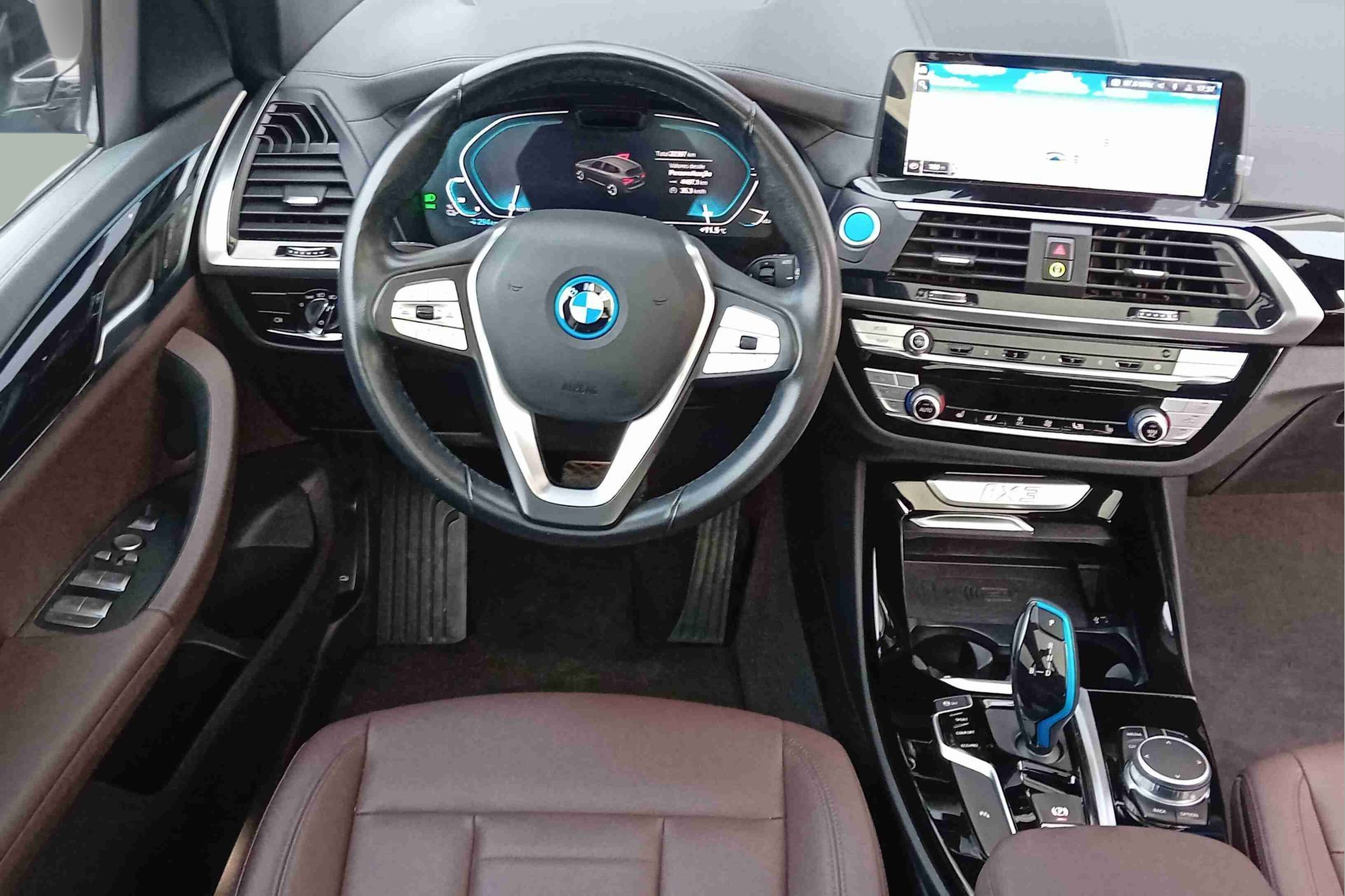 BMW iX3 iX3 80 kWh color Azul. Año 2022. 210KW(286CV). Elétrico. En concesionario Santogal Seixal de Seixal