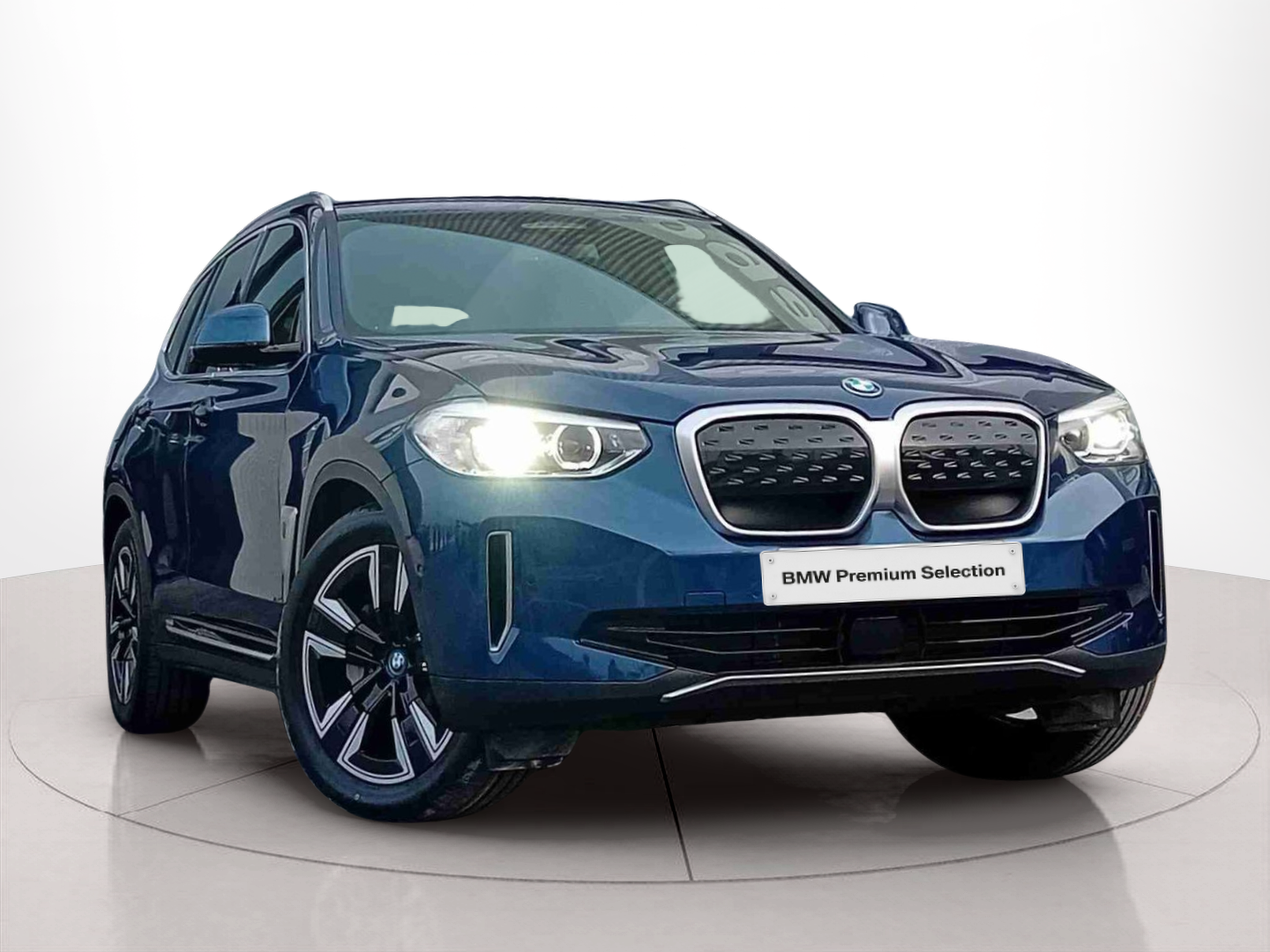 Fotos de BMW iX3 iX3 80 kWh color Azul. Año 2022. 210KW(286CV). Elétrico. En concesionario Santogal Seixal de Seixal
