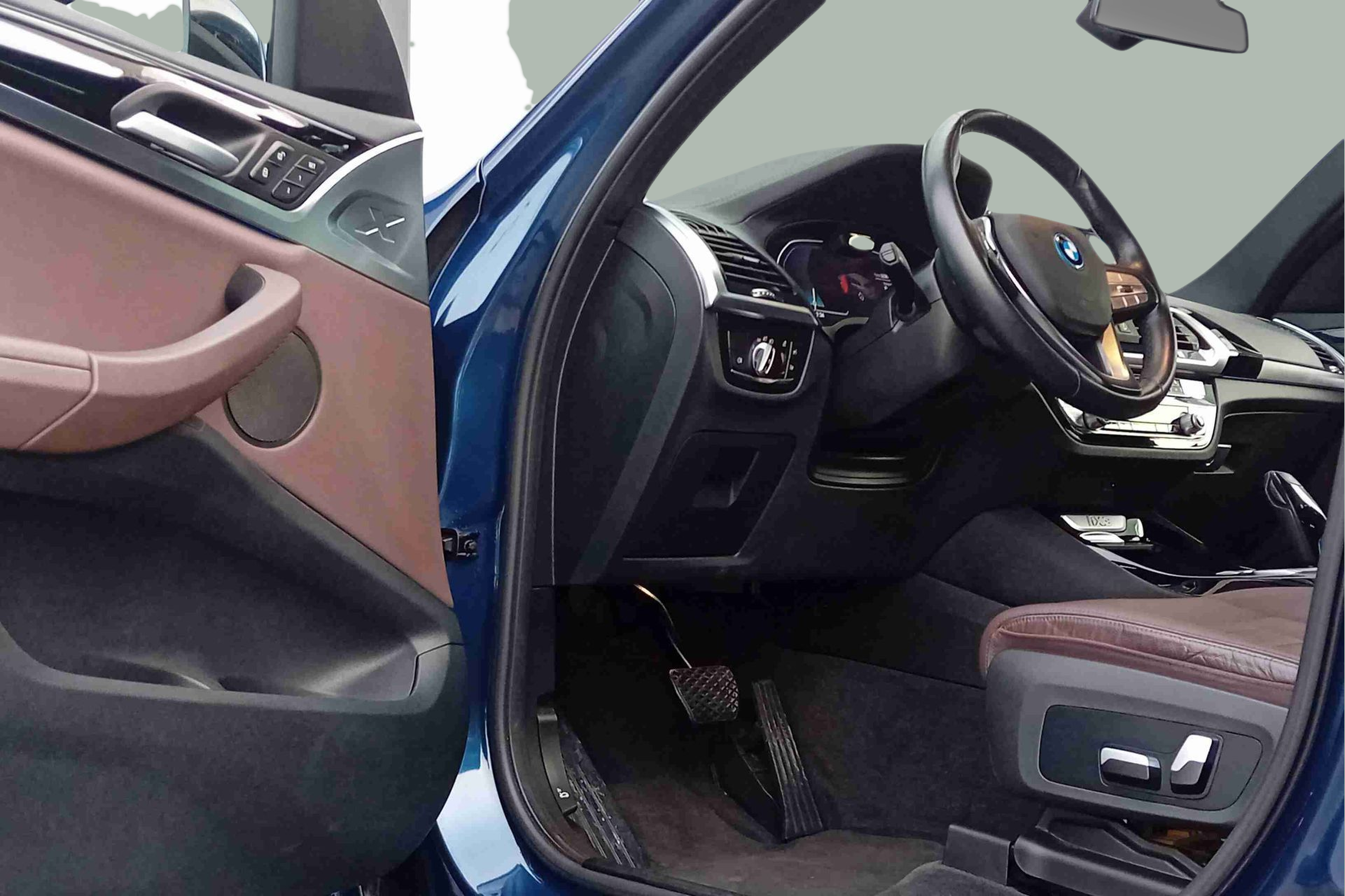 BMW iX3 iX3 80 kWh color Azul. Año 2022. 210KW(286CV). Elétrico. En concesionario Santogal Seixal de Seixal