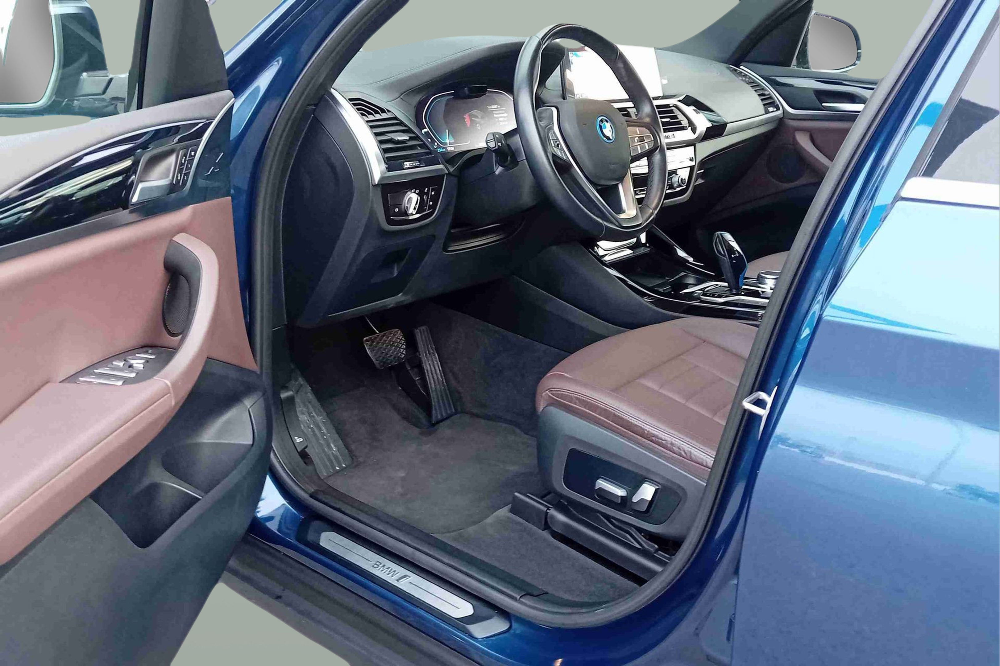 BMW iX3 iX3 80 kWh color Azul. Año 2022. 210KW(286CV). Elétrico. En concesionario Santogal Seixal de Seixal