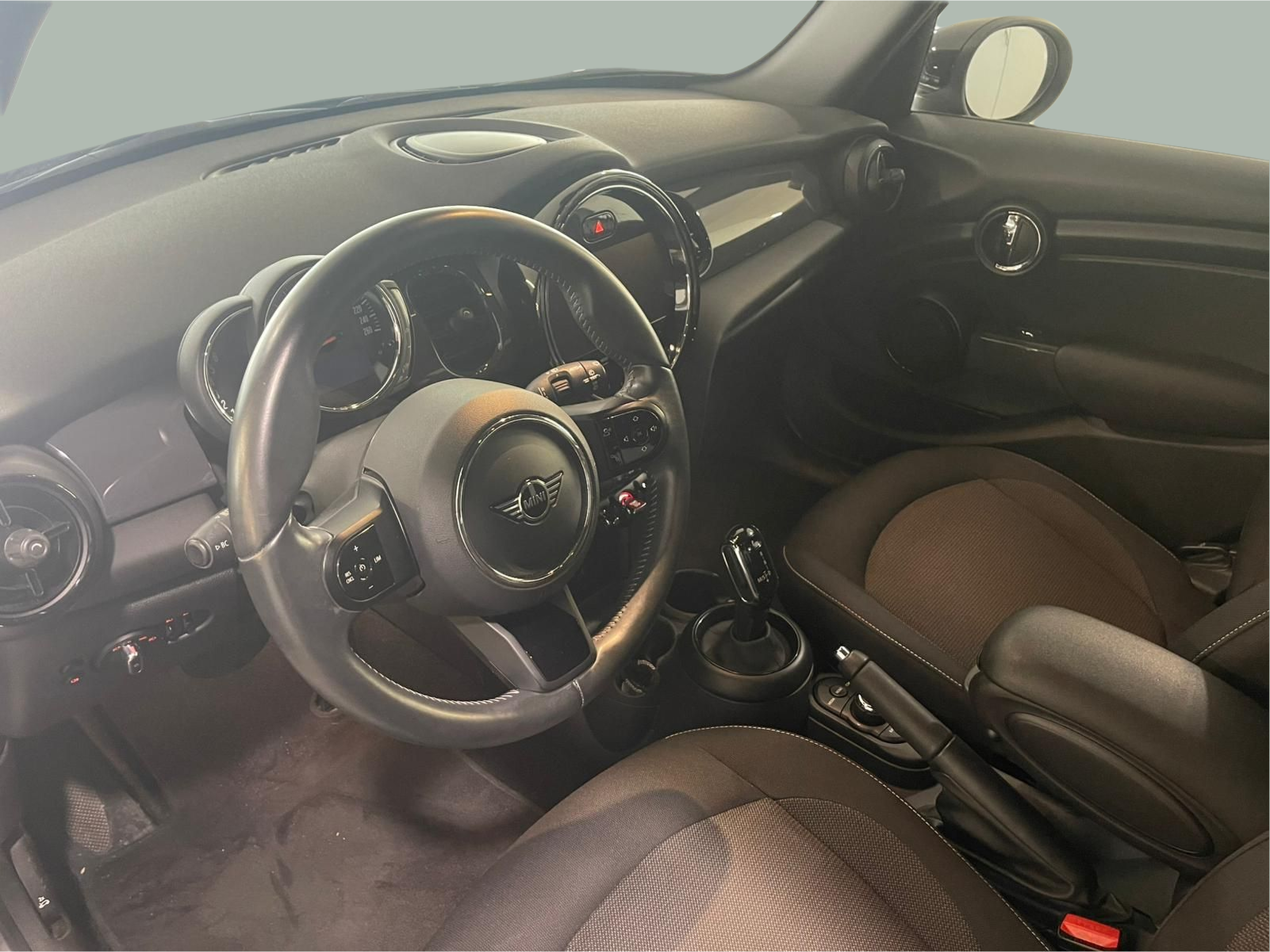 fotoG 6 del MINI MINI Cooper 5 Portas 100 kW (136 CV) 136cv Gasolina de 2022 em Oeiras