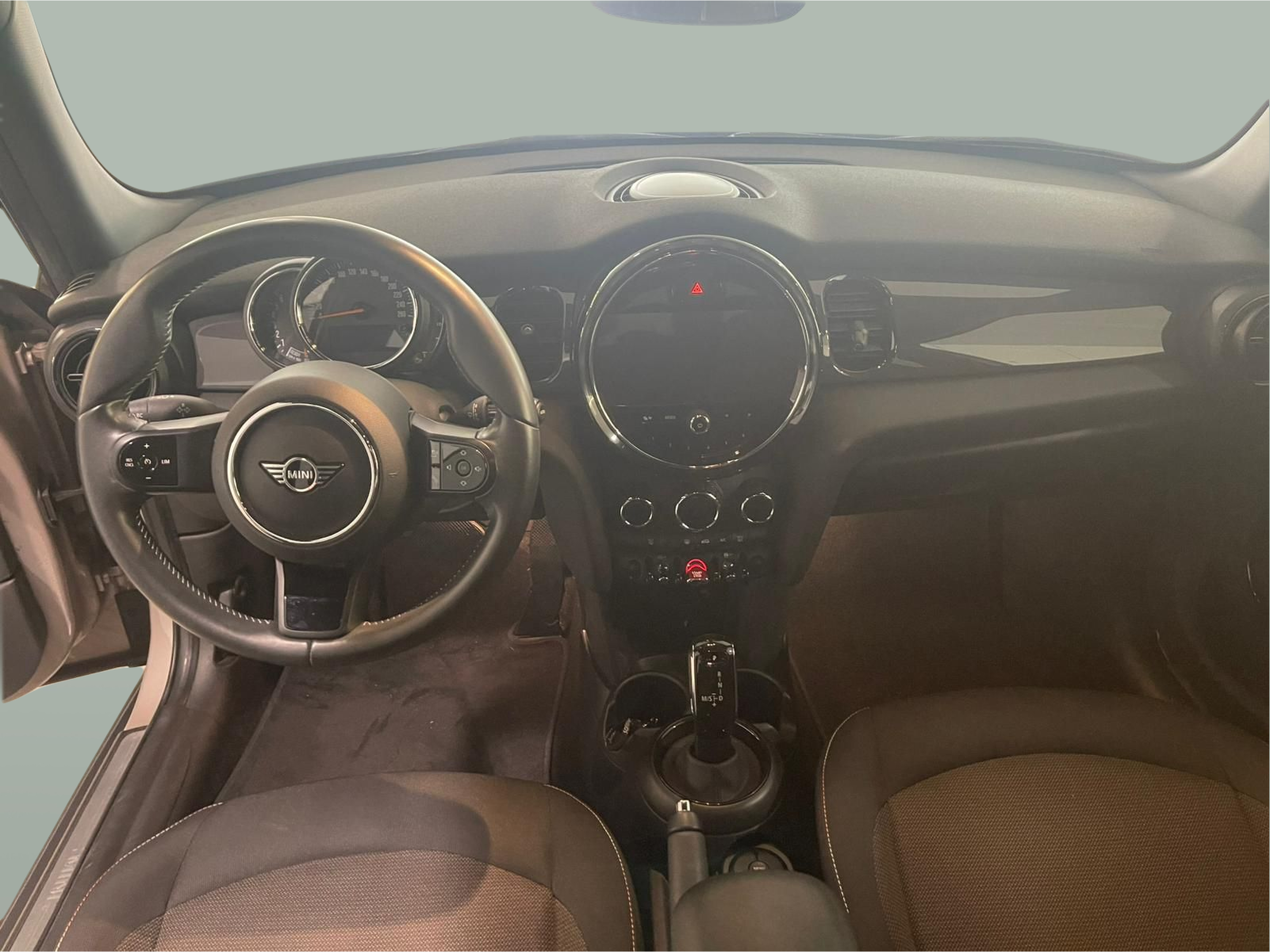 fotoG 7 del MINI MINI Cooper 5 Portas 100 kW (136 CV) 136cv Gasolina de 2022 em Oeiras