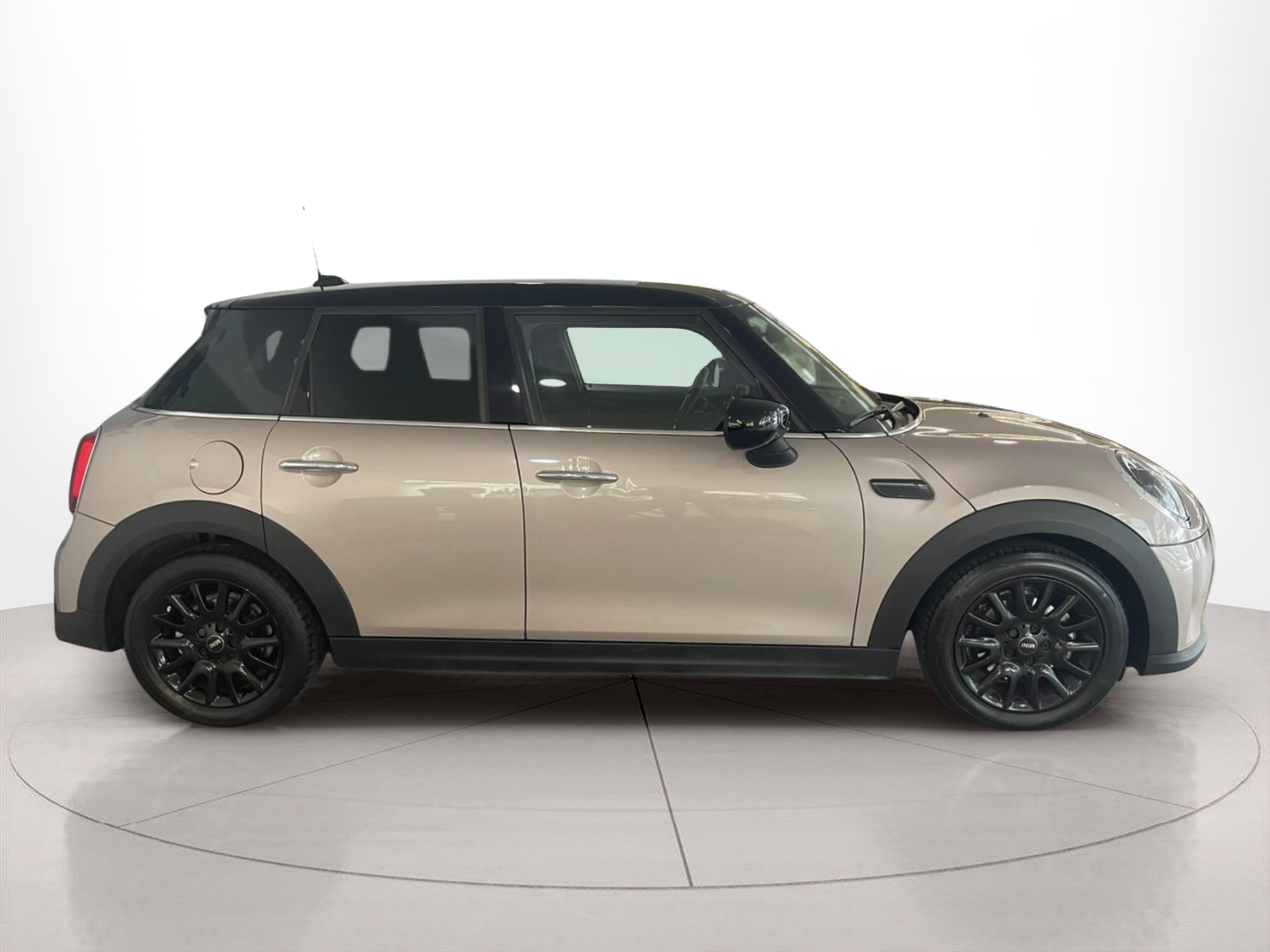 fotoG 2 del MINI MINI Cooper 5 Portas 100 kW (136 CV) 136cv Gasolina de 2022 em Oeiras