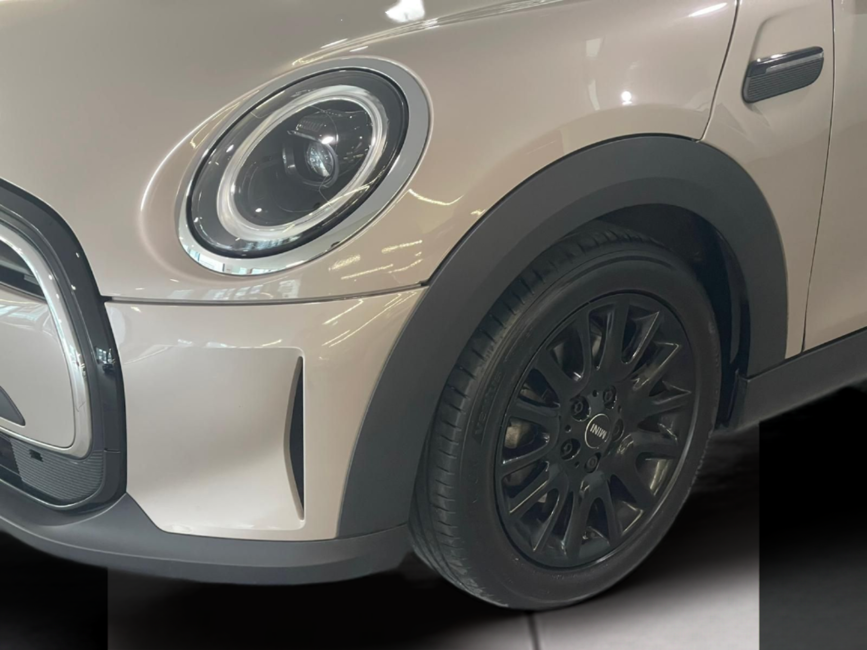 fotoG 5 del MINI MINI Cooper 5 Portas 100 kW (136 CV) 136cv Gasolina de 2022 em Oeiras