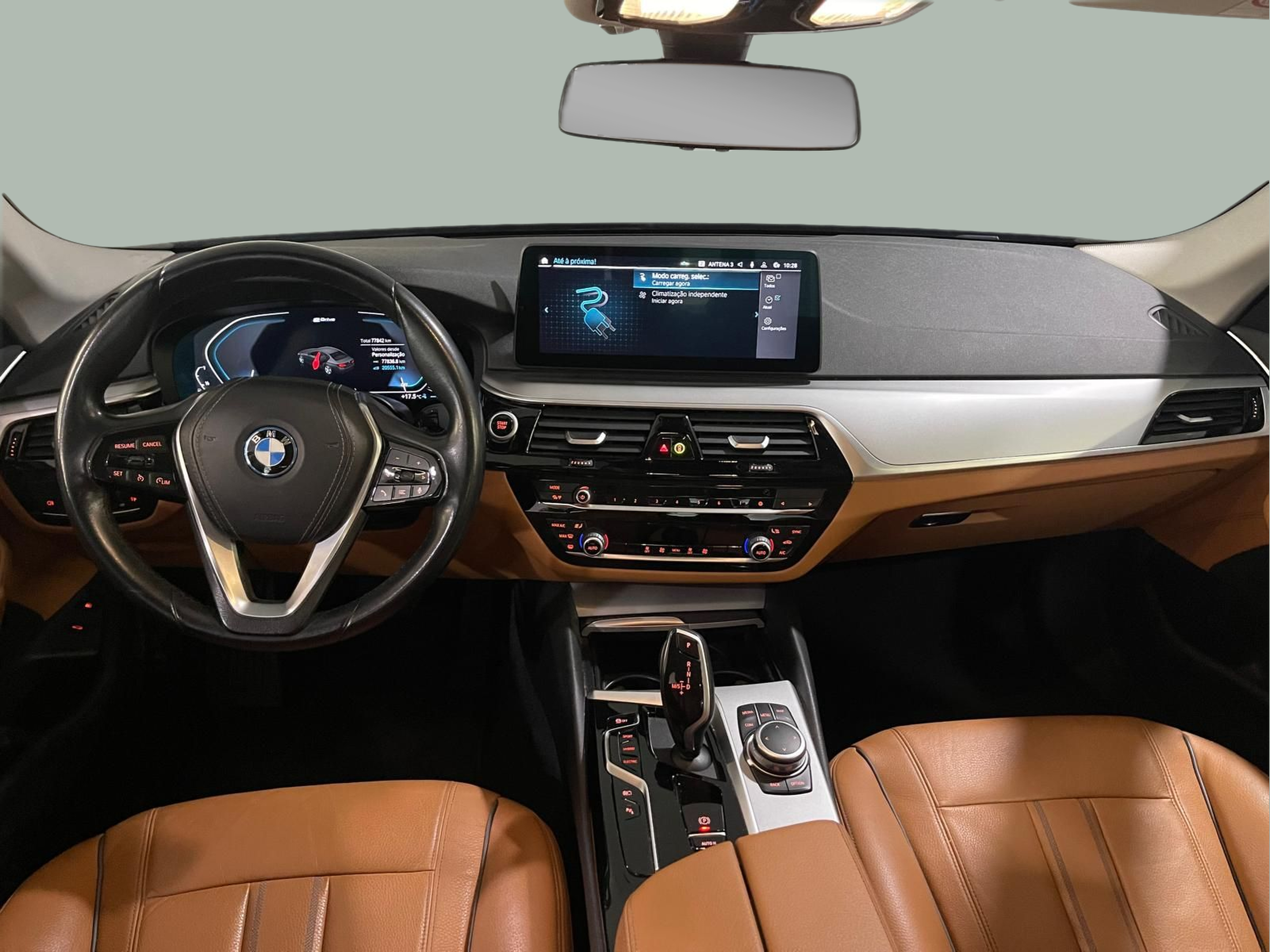 BMW Série 5 530e Berlina color Negro. Año 2022. 215KW(292CV). Elétrico / Gasolina Híbrido. En concesionario Santogal Carnaxide de Oeiras