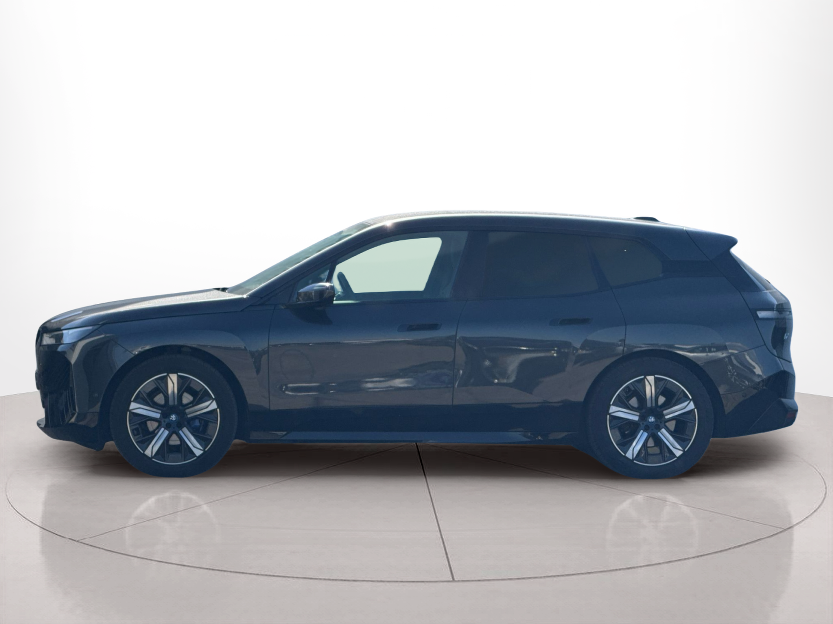Fotos de BMW iX xDrive40 color Gris. Año 2022. 240KW(326CV). Elétrico. En concesionario Santogal Praça de Espanha - Lisboa de Lisboa