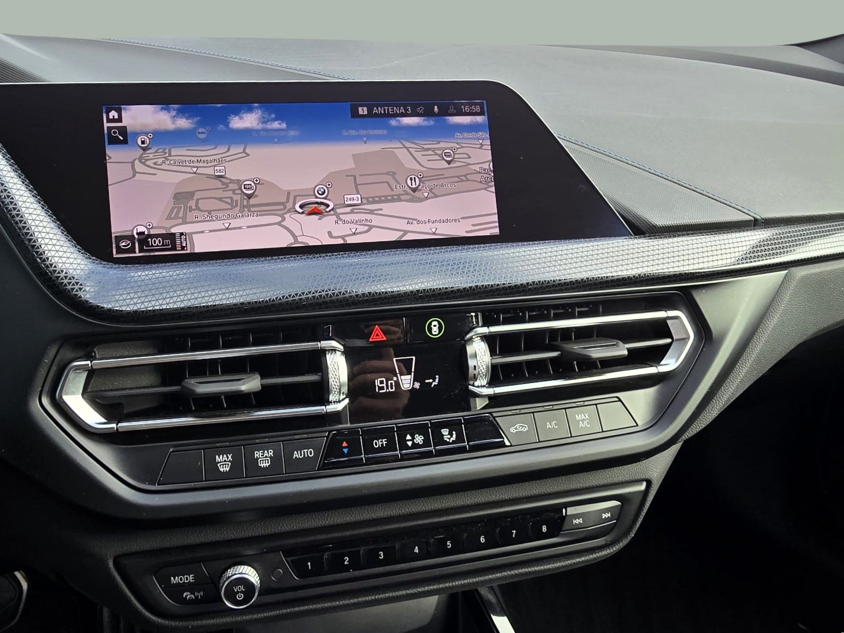 BMW Série 2 216d Gran Coupe color Negro. Año 2022. 85KW(116CV). Diesel. En concesionario Santogal Oeiras de Oeiras