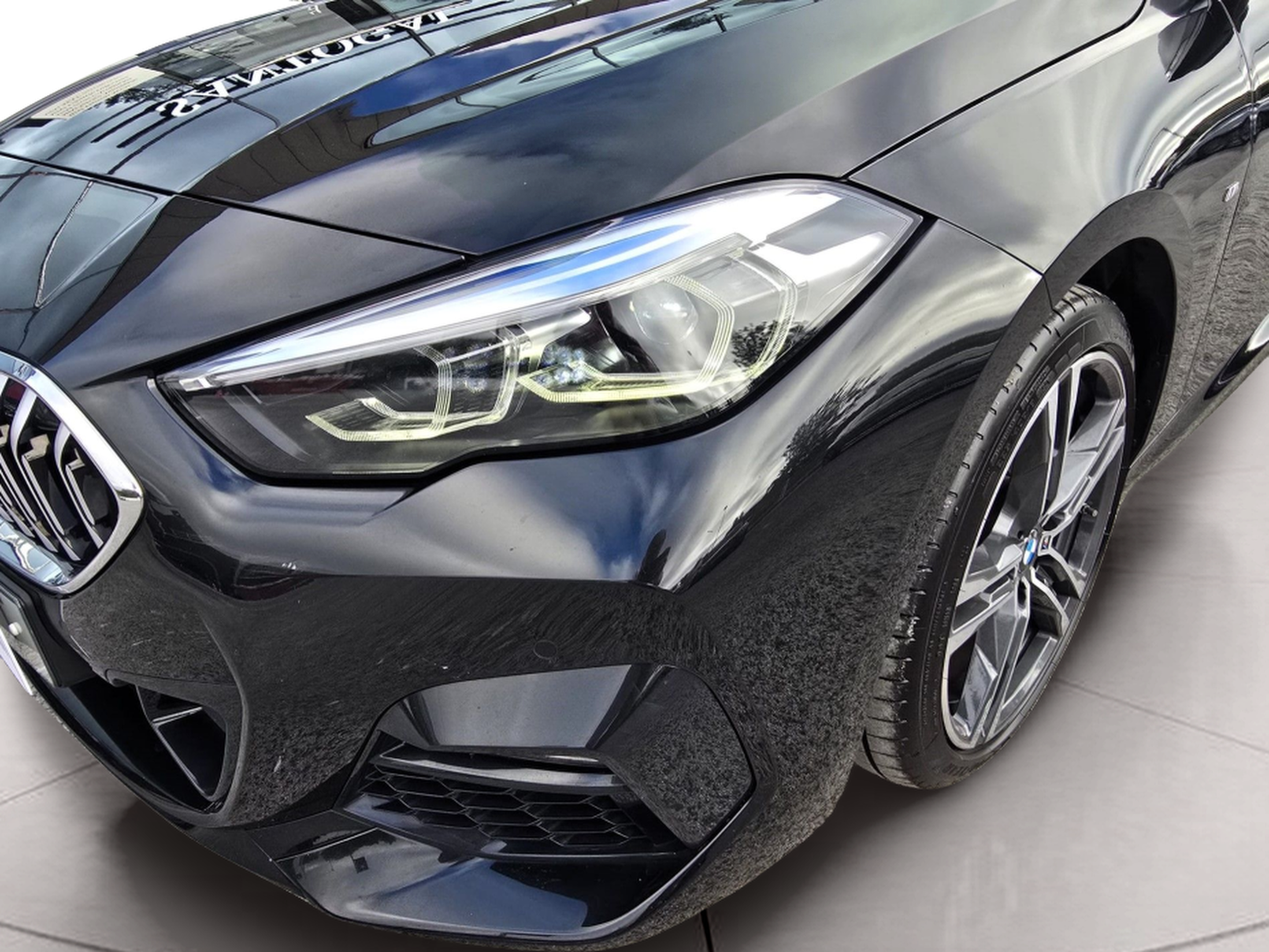 BMW Série 2 216d Gran Coupe color Negro. Año 2022. 85KW(116CV). Diesel. En concesionario Santogal Oeiras de Oeiras